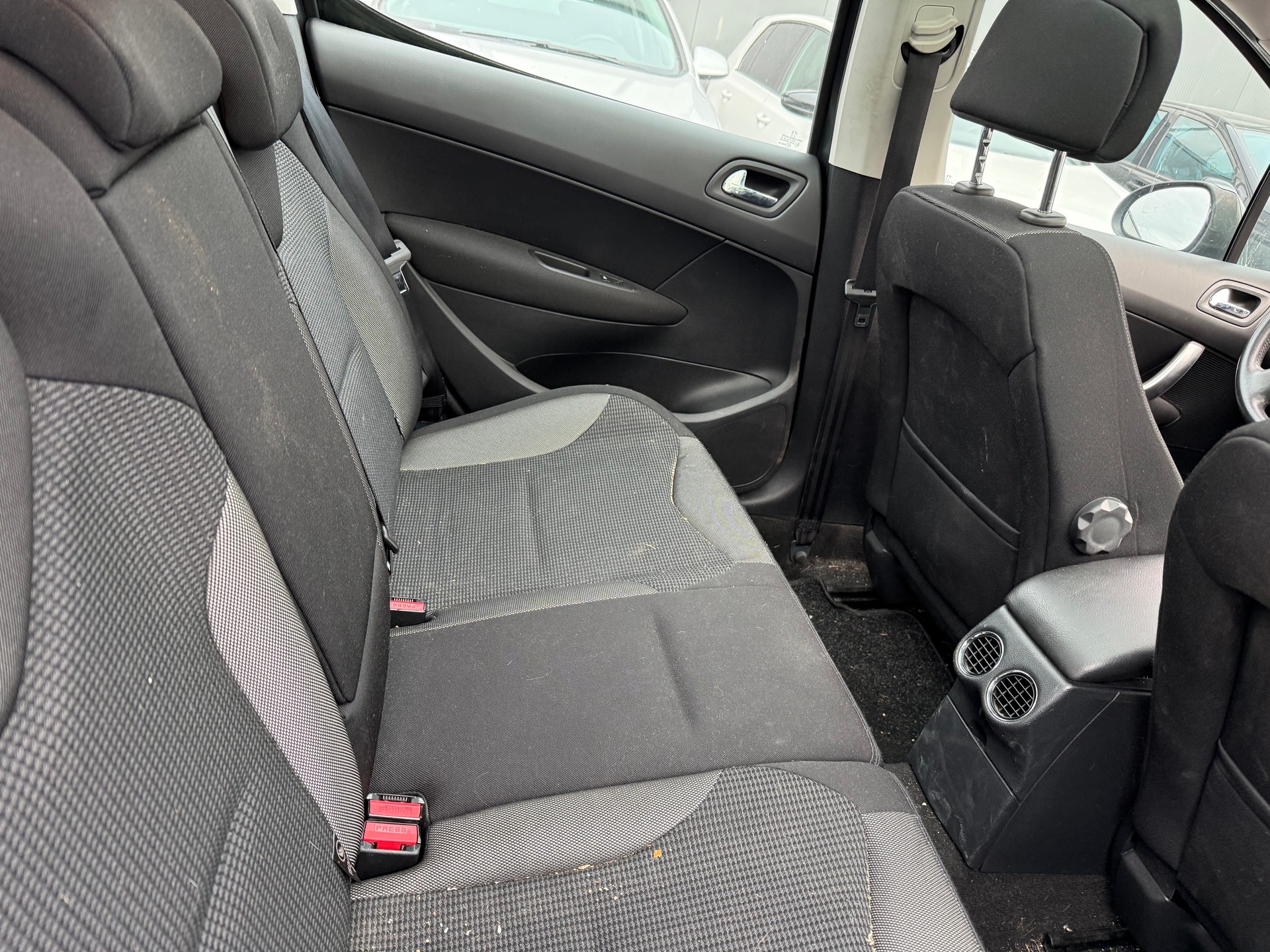 PEUGEOT 308 1.6 16V T Sport Pack-image-6