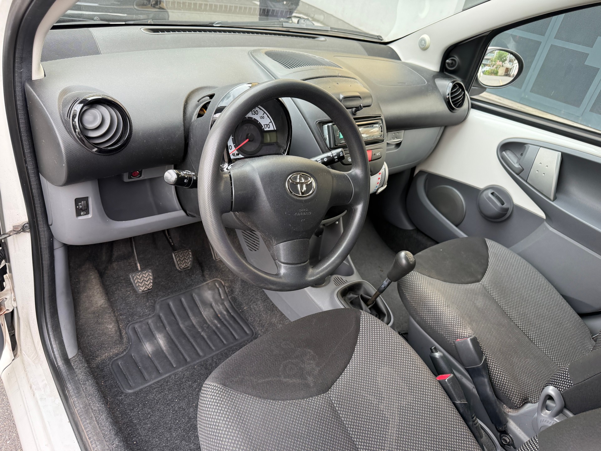 TOYOTA Aygo 1.0 easy-image-5