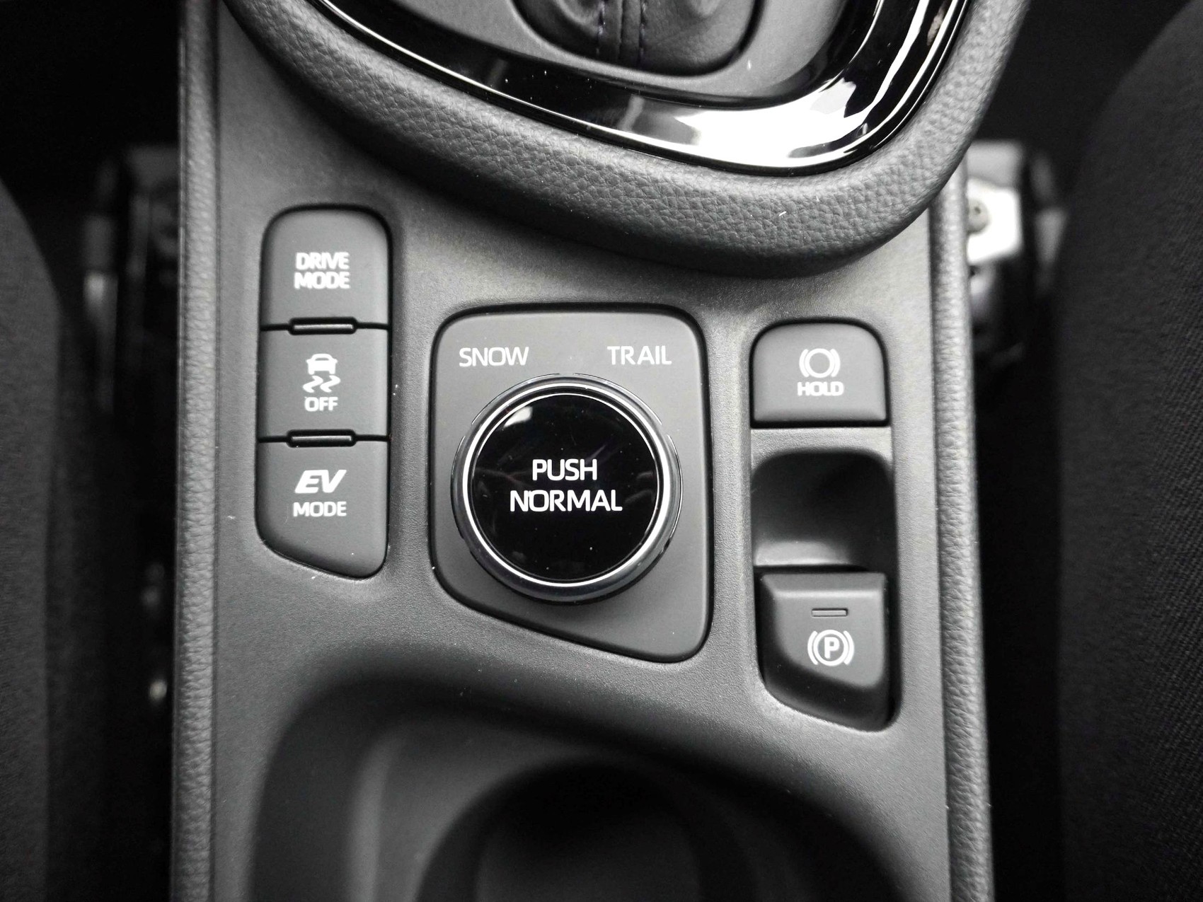 TOYOTA Yaris Cross 1.5 HSD Trend AWD-i ** 4x4 **-image-13