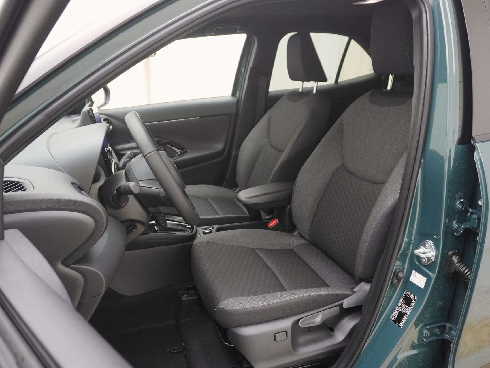 TOYOTA Yaris Cross 1.5 HSD Trend AWD-i ** 4x4 **-image-6