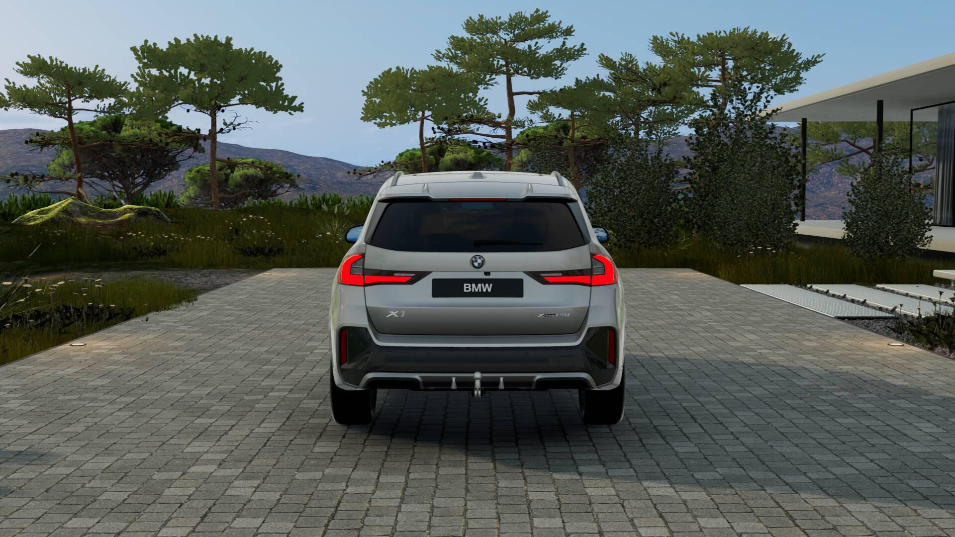 BMW X1 23i xDrive-image-4