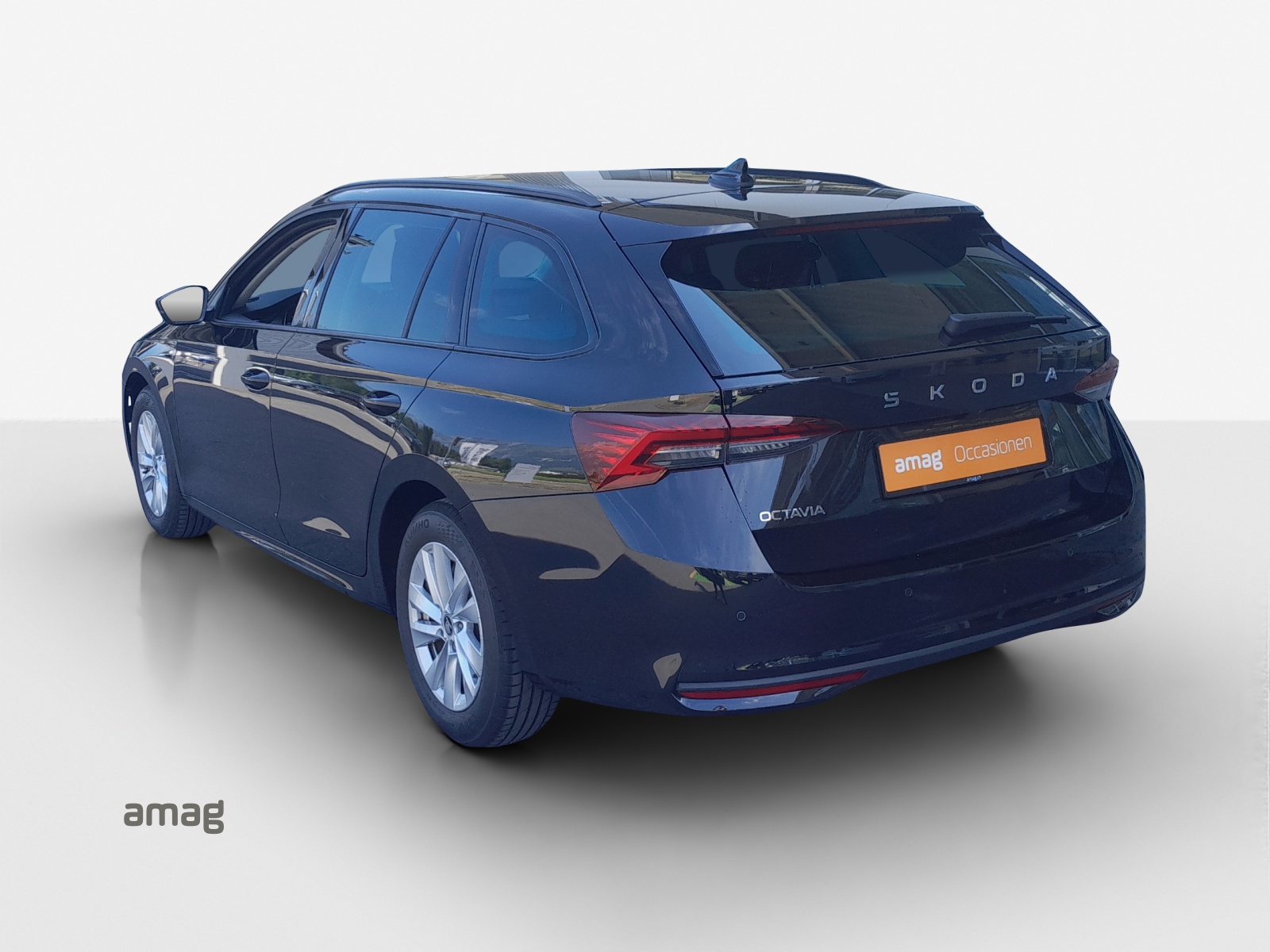 SKODA Octavia Combi 1.5 TSI mHEV DSG Dynamic-image-2