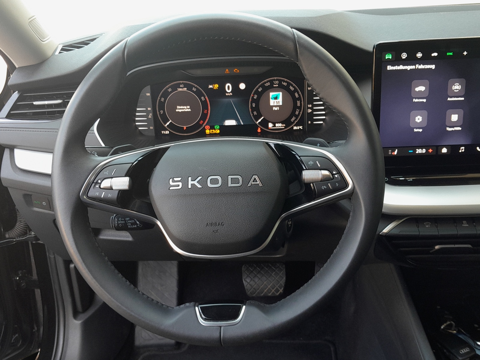SKODA Octavia Combi 1.5 TSI mHEV DSG Dynamic-image-9