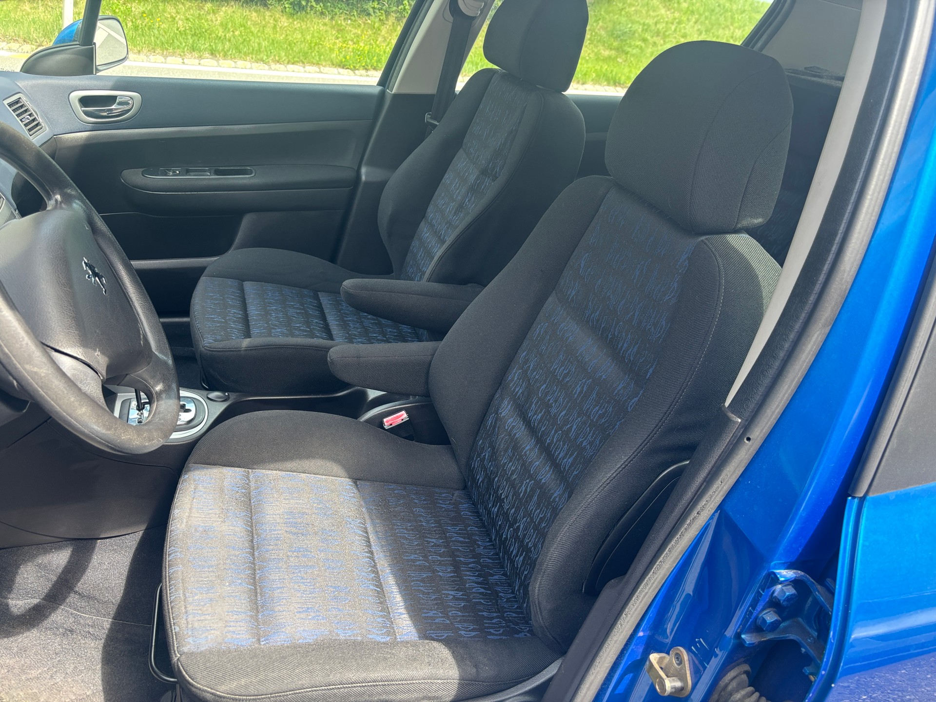 PEUGEOT 307 2.0 16V XS-image-9
