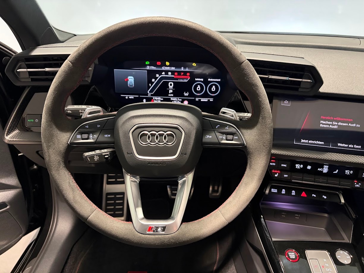 AUDI RS3 Sportback 2.5 TSI quattro S-tronic-image-5