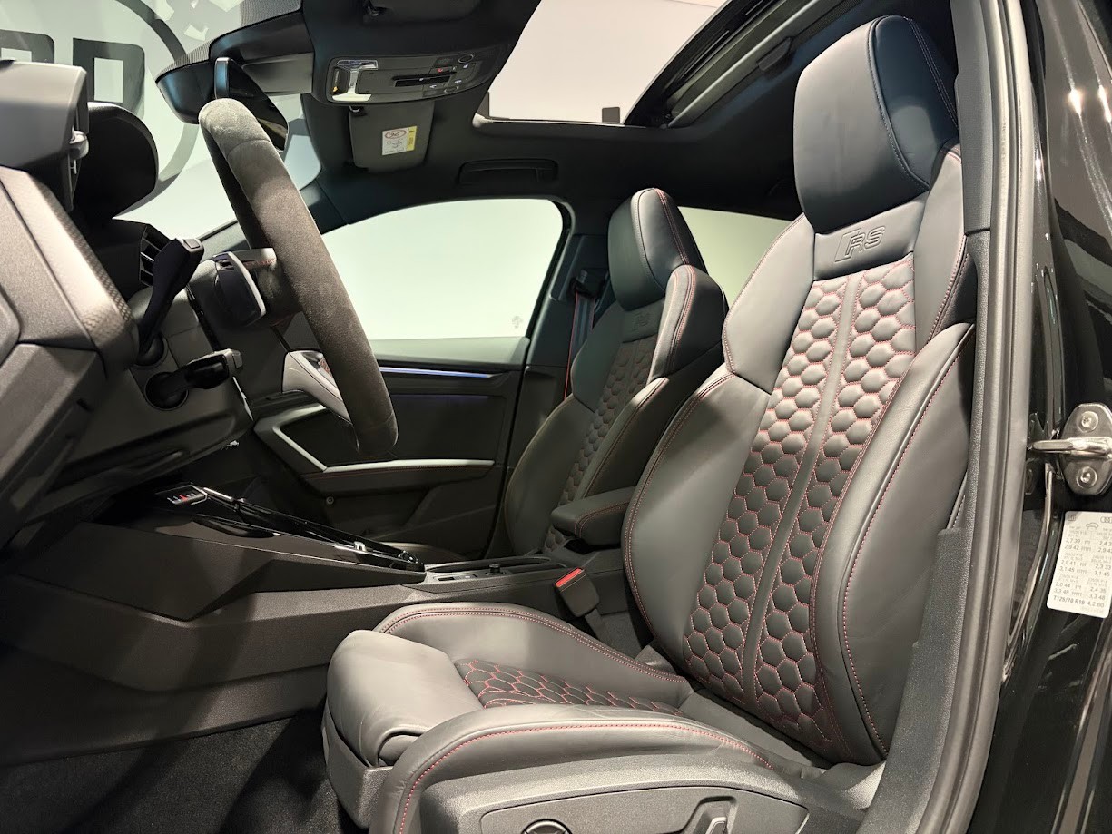 AUDI RS3 Sportback 2.5 TSI quattro S-tronic-image-3