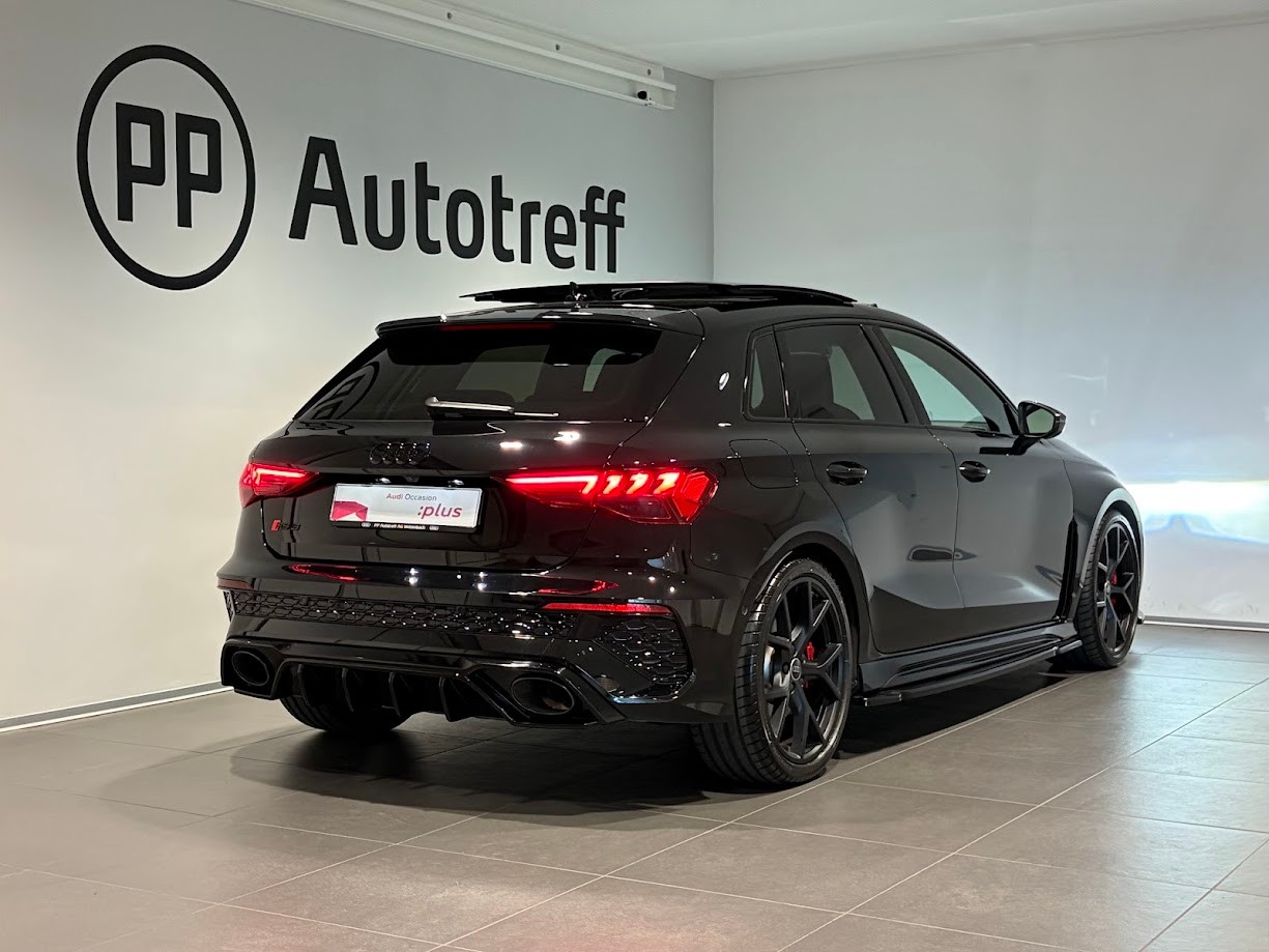 AUDI RS3 Sportback 2.5 TSI quattro S-tronic-image-14
