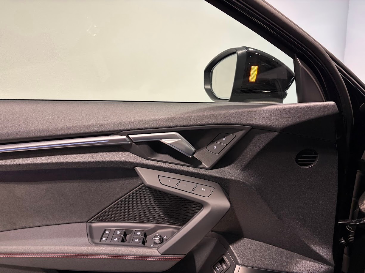 AUDI RS3 Sportback 2.5 TSI quattro S-tronic-image-7