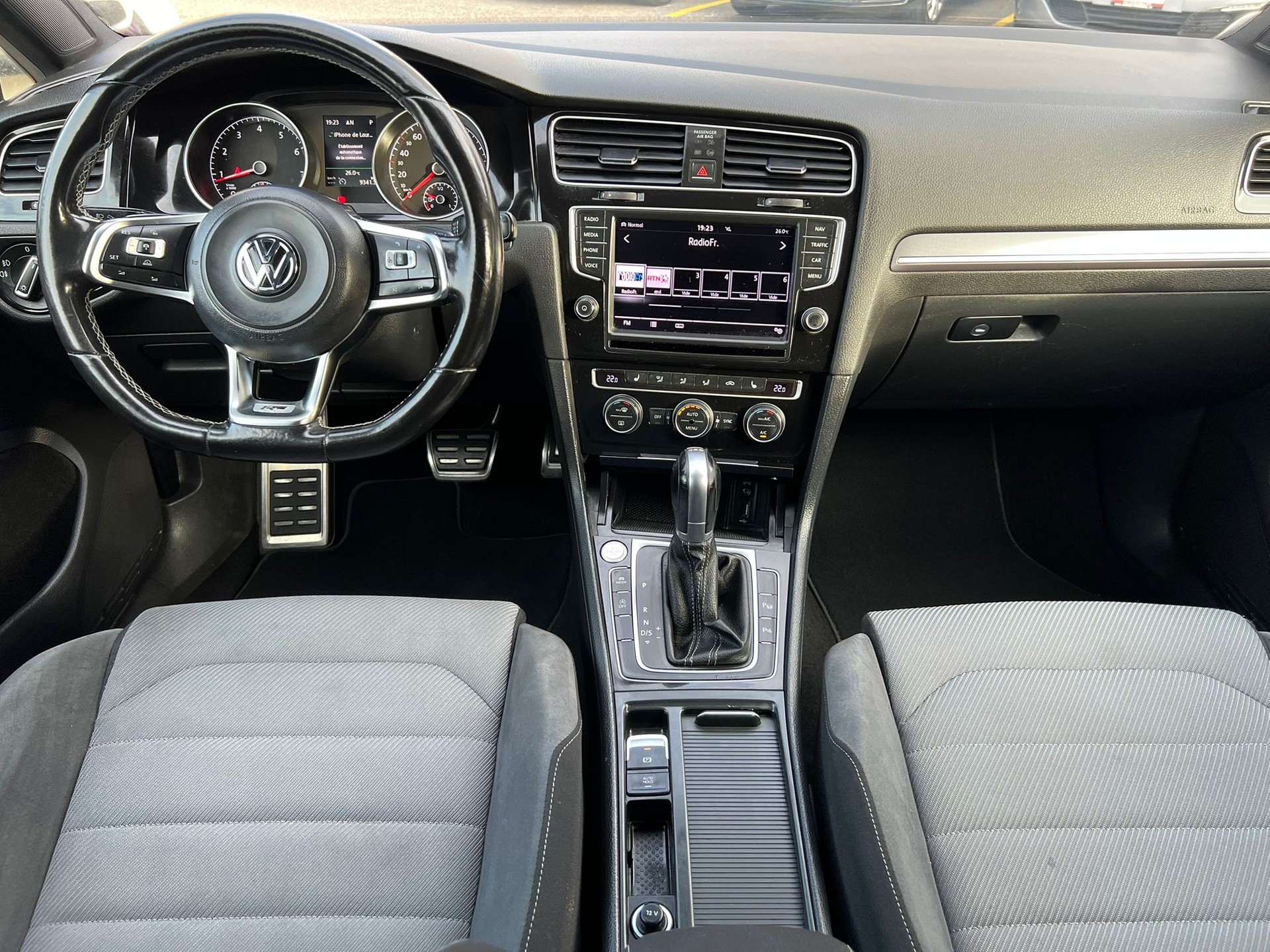 VW Golf 1.4 TSI Lounge R-Line DSG-image-11