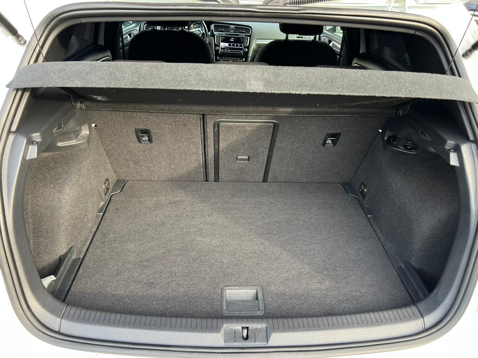 VW Golf 1.4 TSI Lounge R-Line DSG-image-13