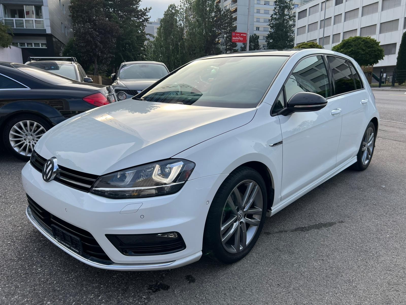 VW Golf 1.4 TSI Lounge R-Line DSG-image-0