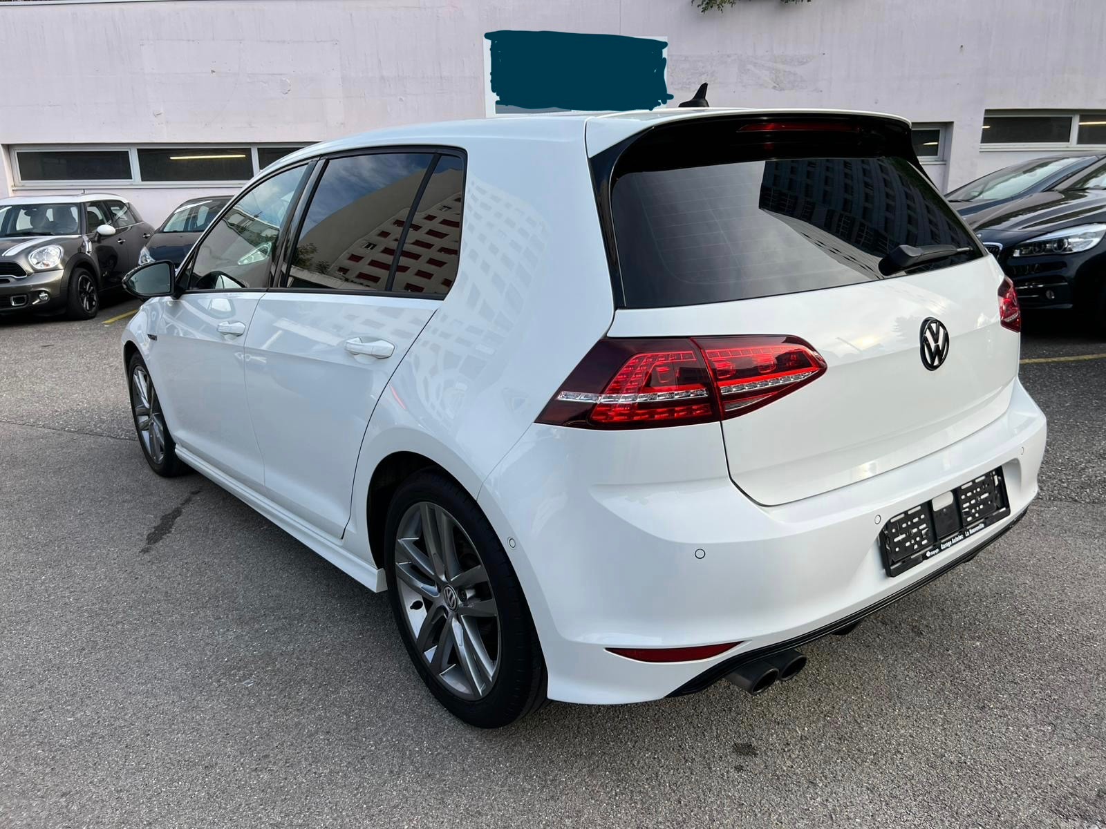 VW Golf 1.4 TSI Lounge R-Line DSG-image-9