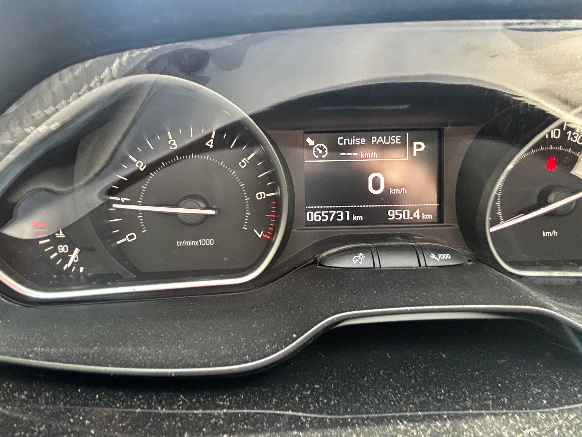 PEUGEOT 208 1.2 PureTech Allure S/S-image-5