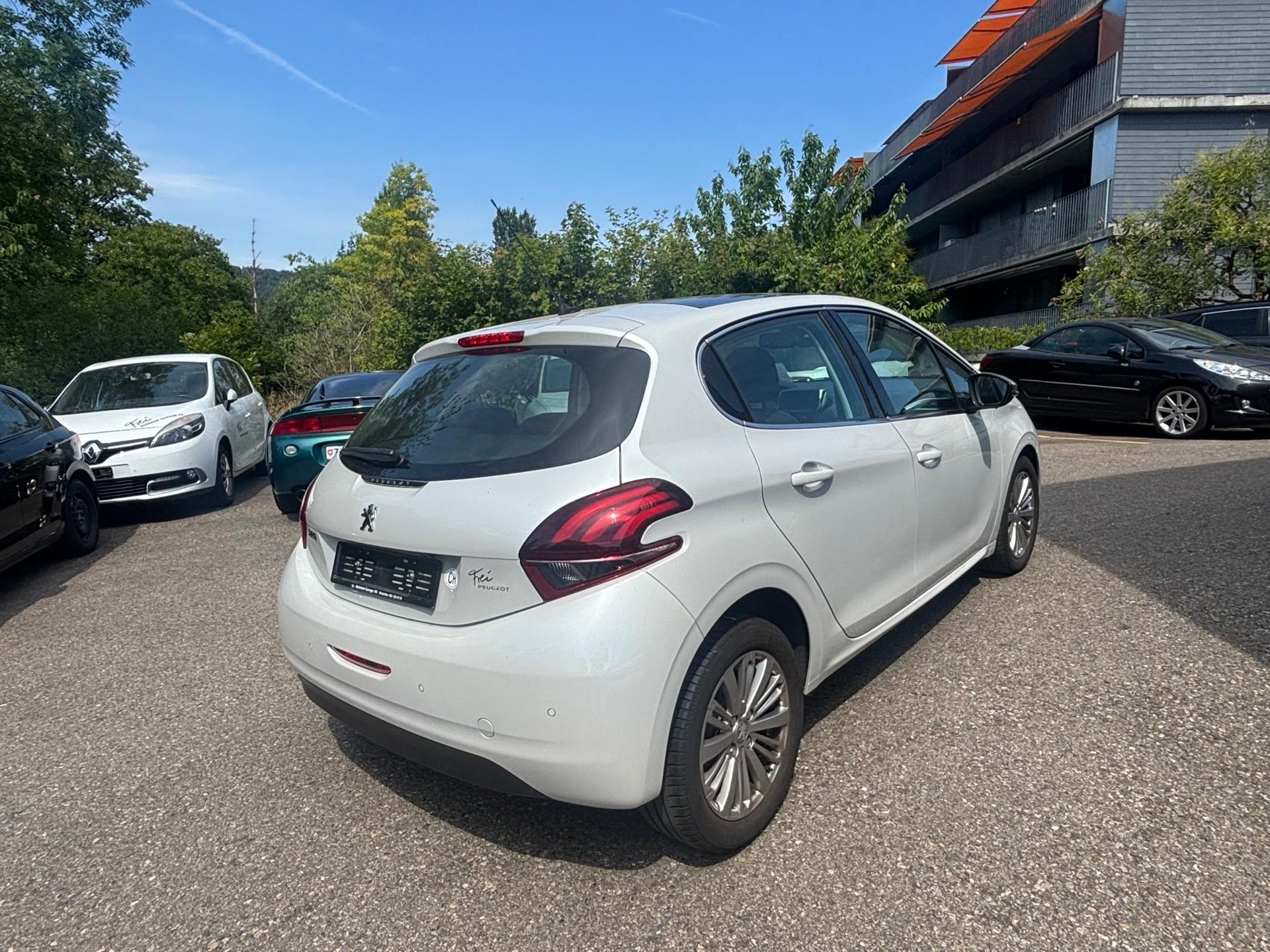 PEUGEOT 208 1.2 PureTech Allure S/S-showroom-element-3