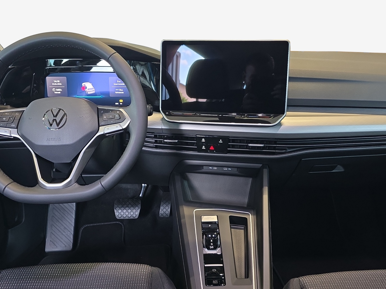 VW Golf 1.5 e TSI mHEV Value DSG-image-10