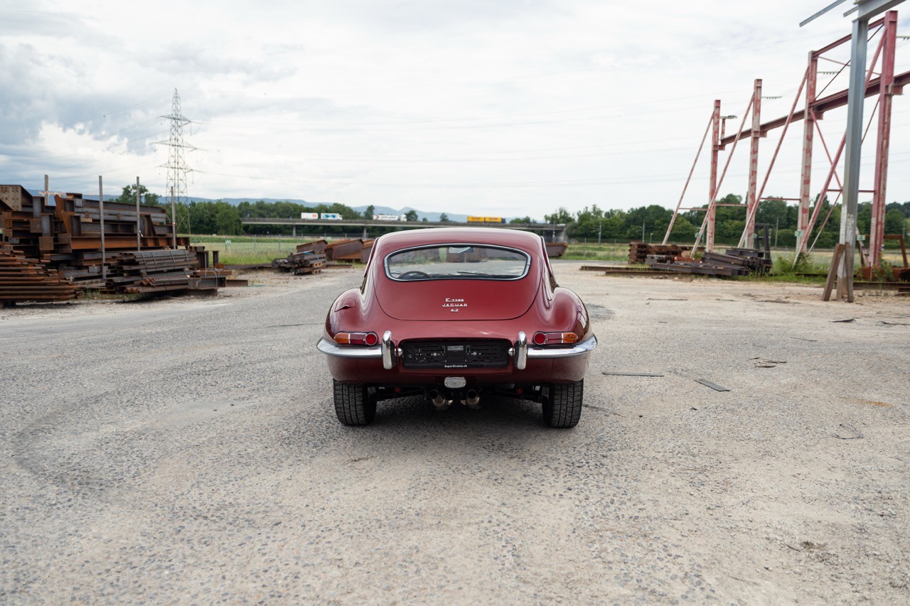 JAGUAR E Type Coupé Serie 1.5 4.2 Litre-image-3