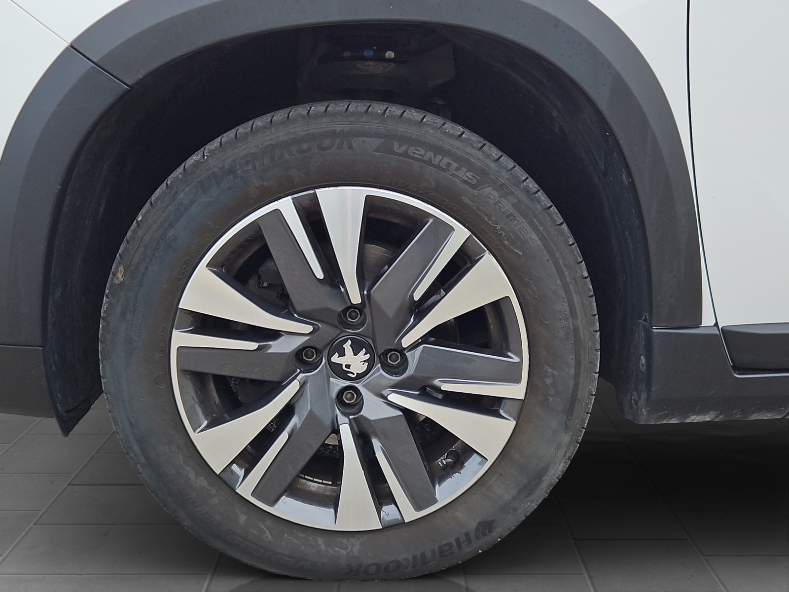 PEUGEOT 2008 1.2 PureTech Allure EAT6-image-3