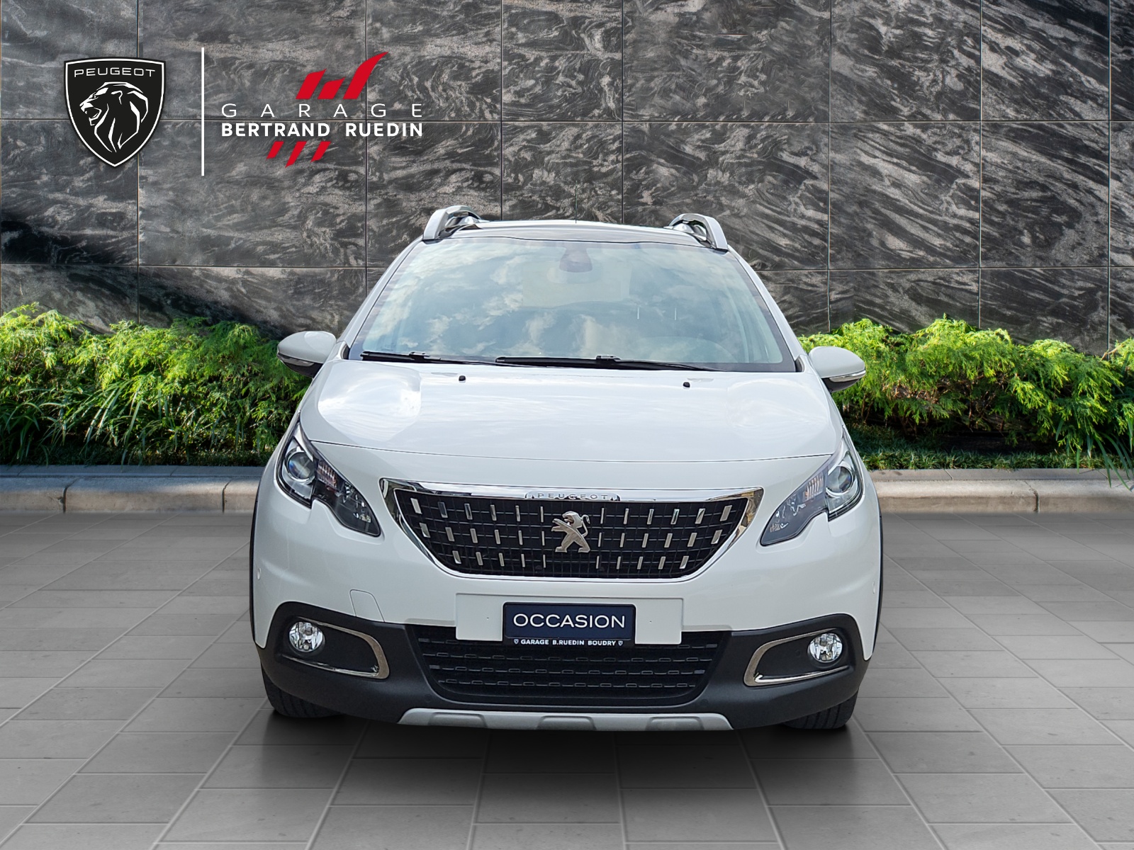PEUGEOT 2008 1.2 PureTech Allure EAT6-image-4