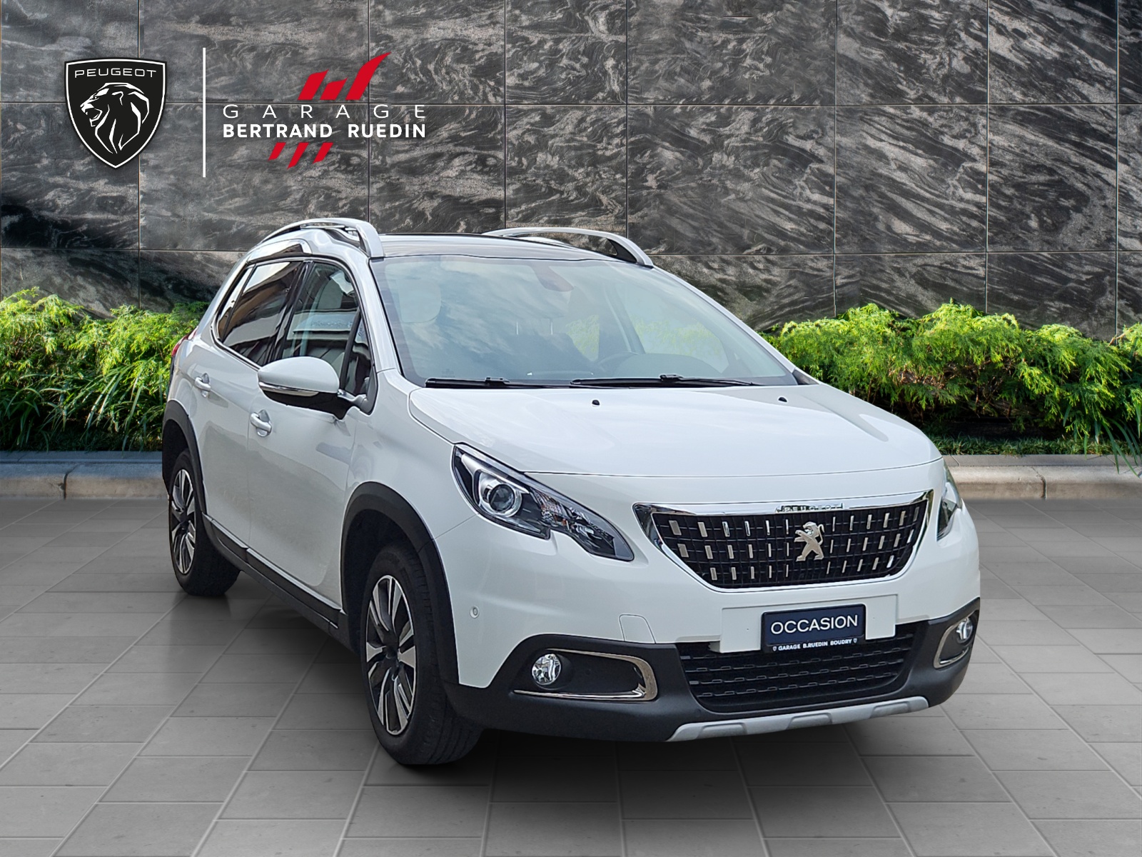 PEUGEOT 2008 1.2 PureTech Allure EAT6-image-5