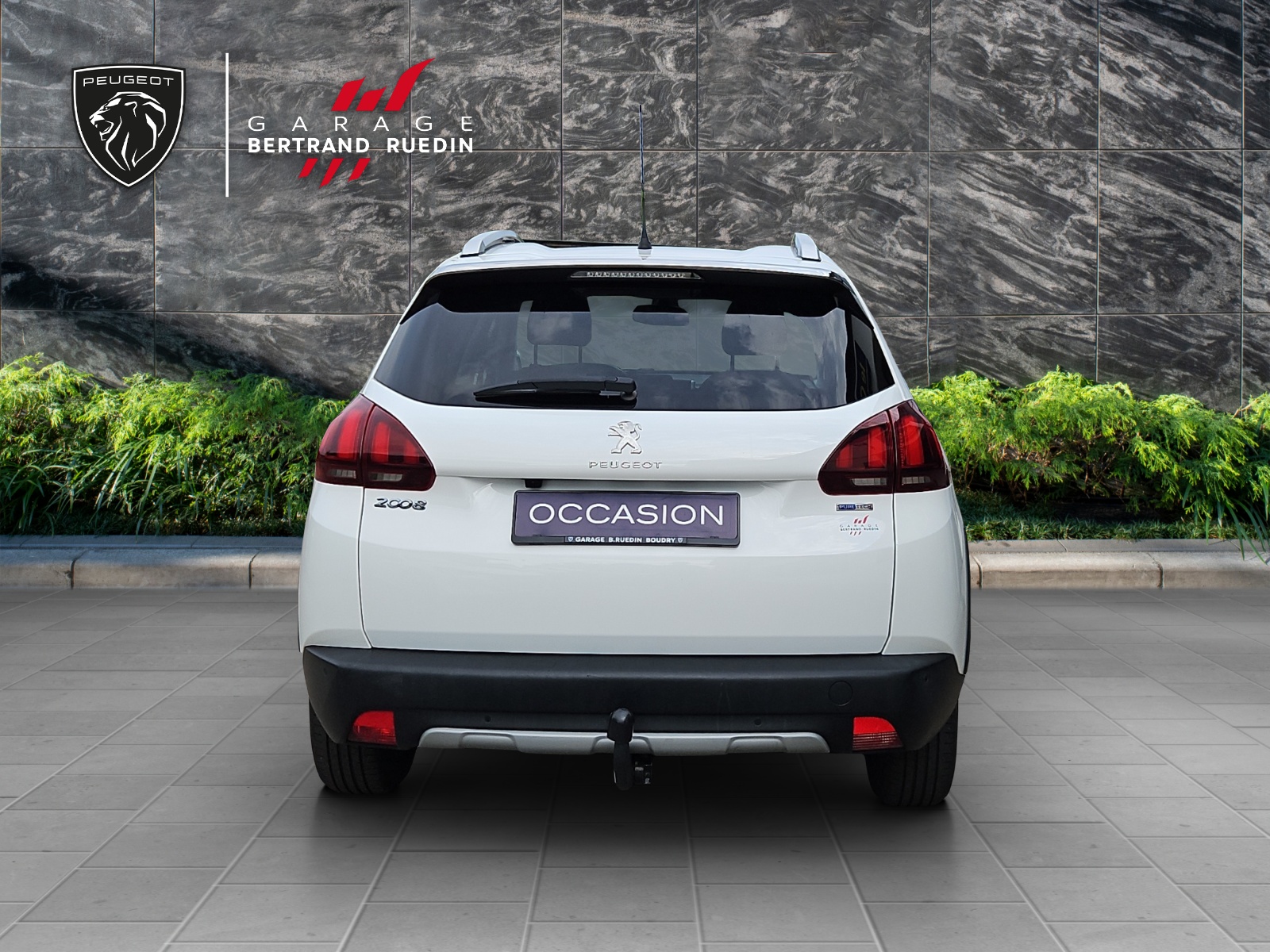 PEUGEOT 2008 1.2 PureTech Allure EAT6-image-8