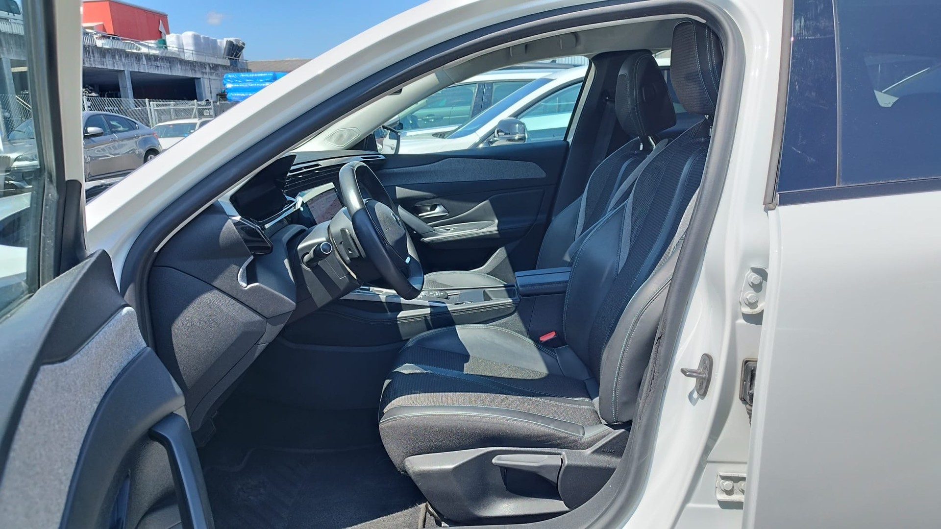 PEUGEOT 308 SW 1.5 BlueHDI Allure Pack EAT8-image-13
