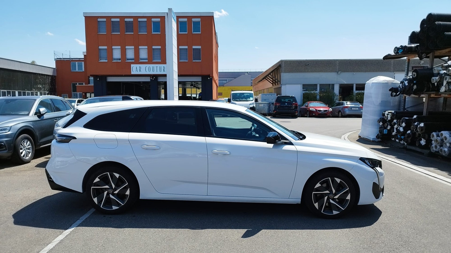 PEUGEOT 308 SW 1.5 BlueHDI Allure Pack EAT8-image-15
