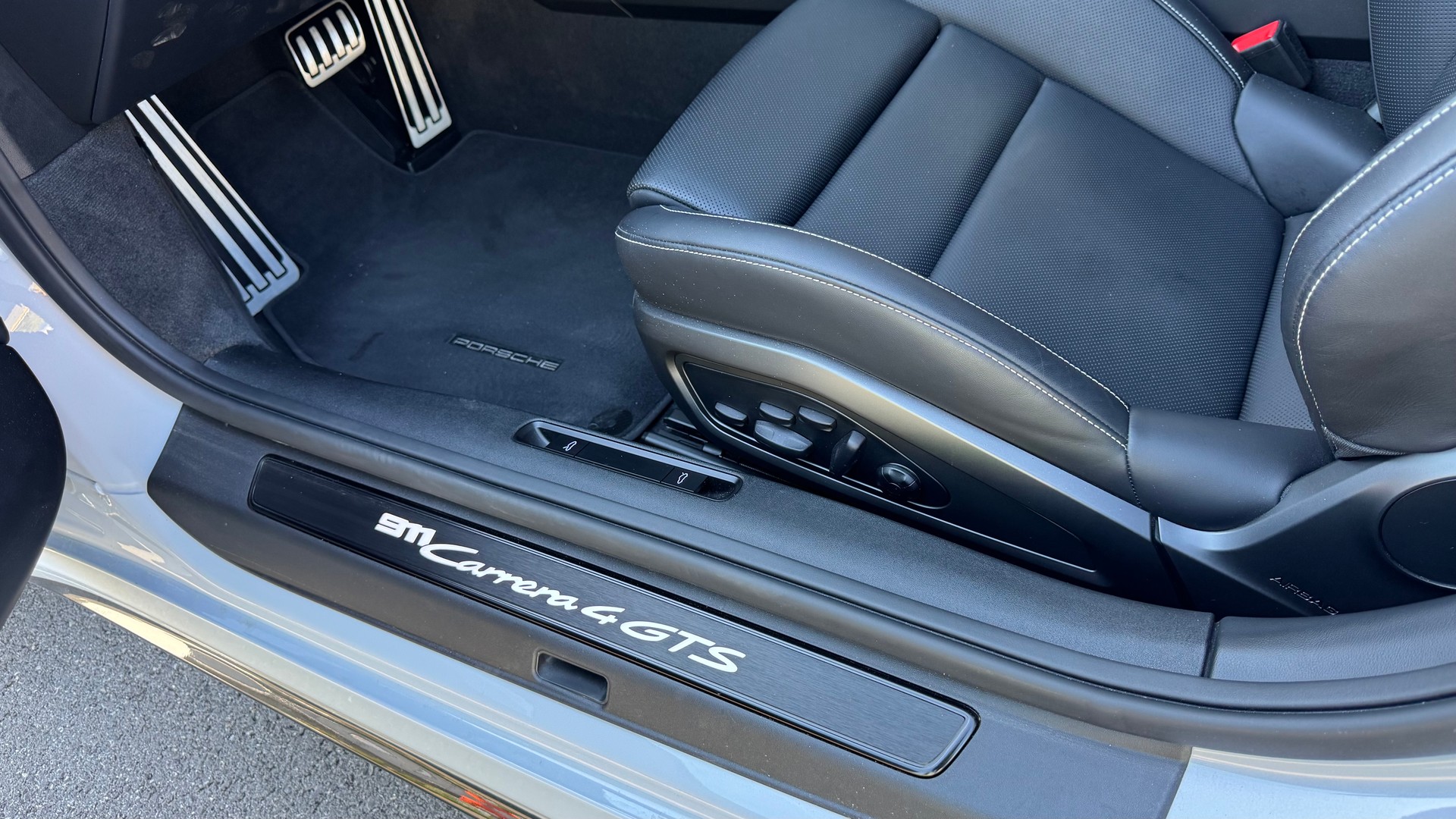PORSCHE 911 Carrera 4 GTS PDK-image-23