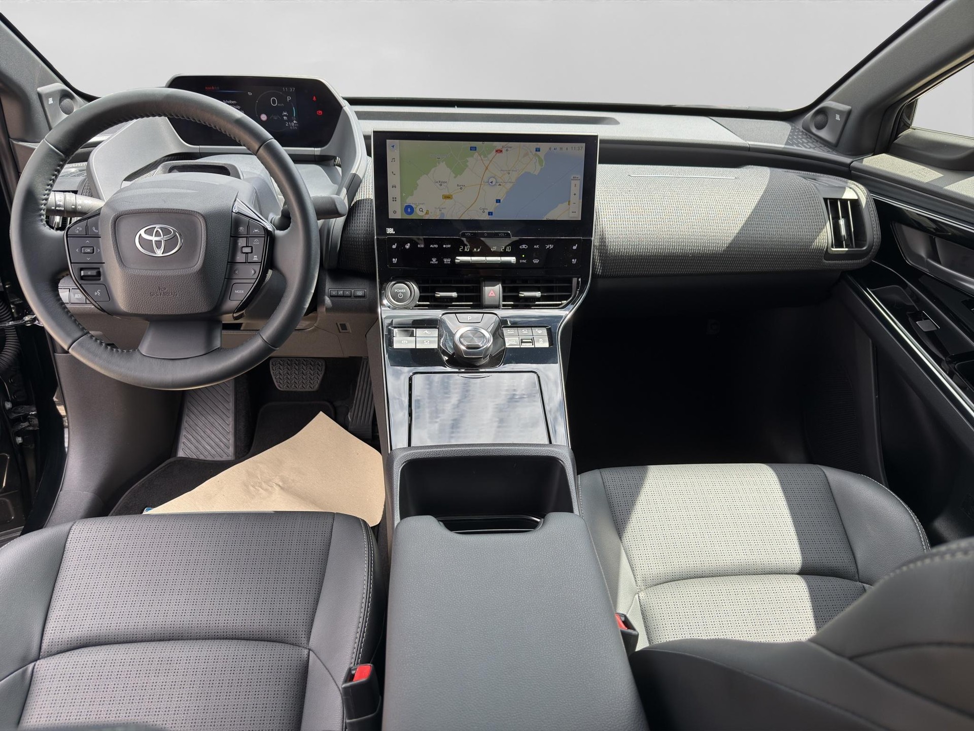 TOYOTA bZ4X Premium AWD-image-6