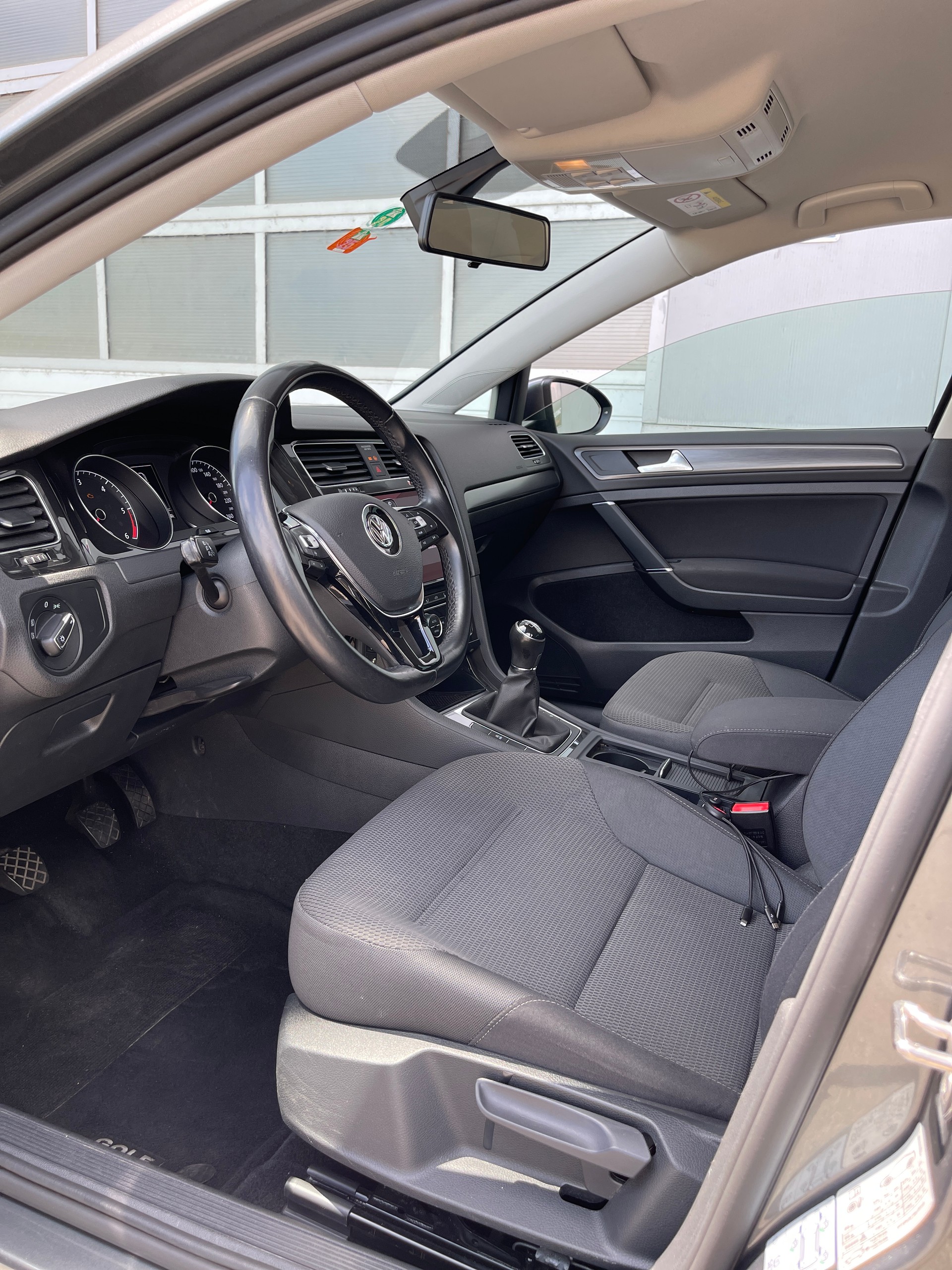 VW Golf Variant 1.6 TDI Comfortline-image-10