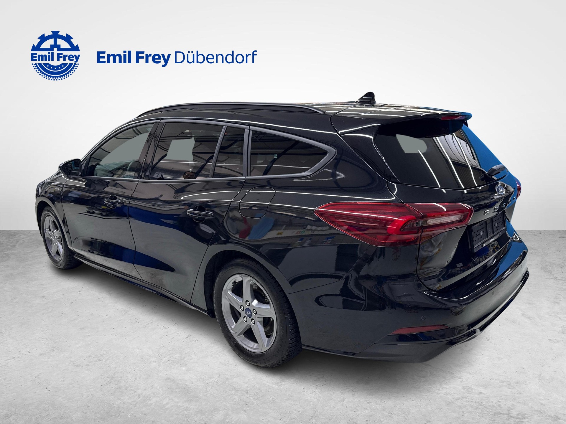 FORD Focus Station Wagon 1.0i EcoB Hybrid 125 ST-Line X-showroom-element-2