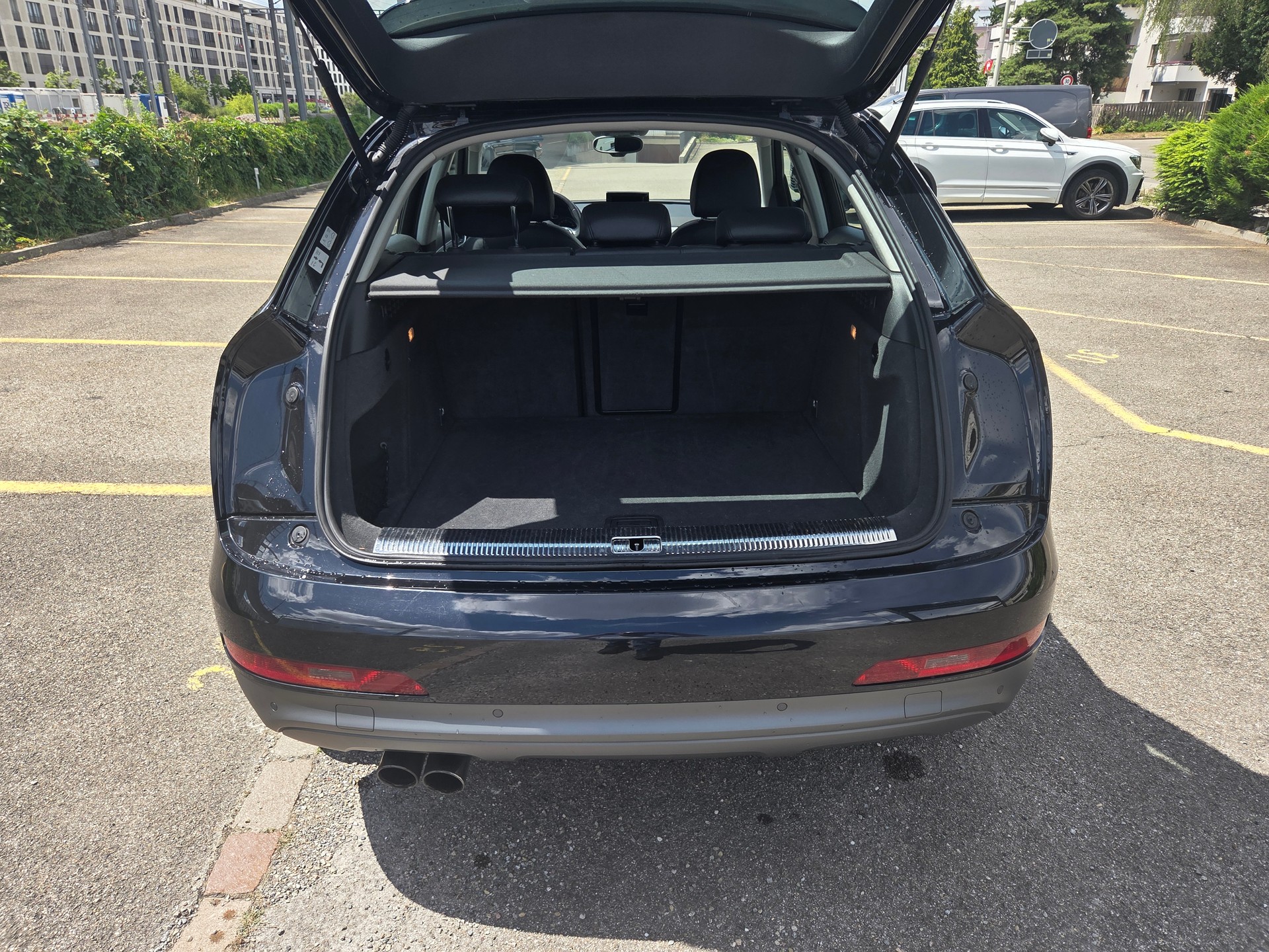 AUDI Q3 2.0 TDI quattro S-tronic-image-11