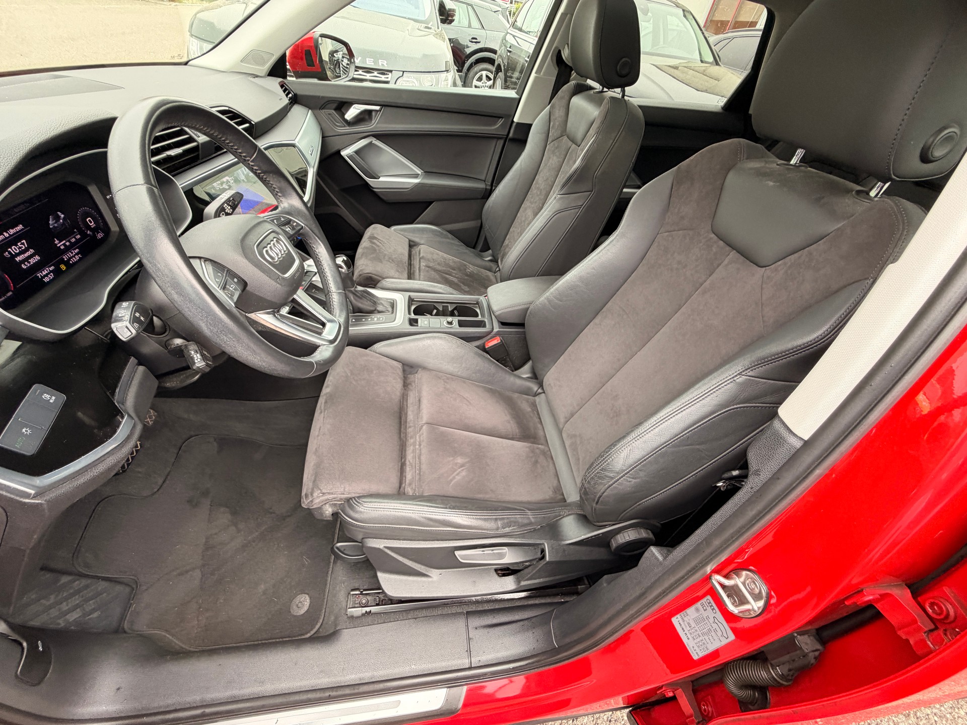 AUDI Q3 40 TFSI advanced quattro S-tronic-image-6