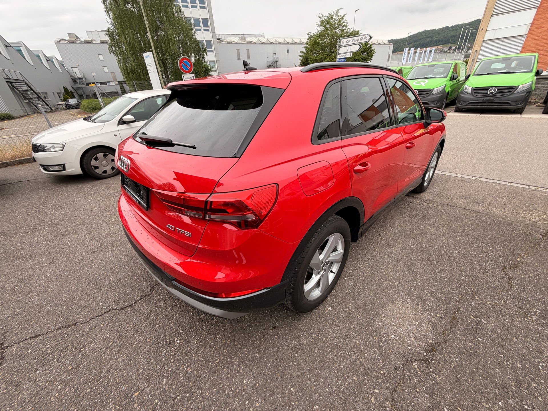 AUDI Q3 40 TFSI advanced quattro S-tronic-image-4