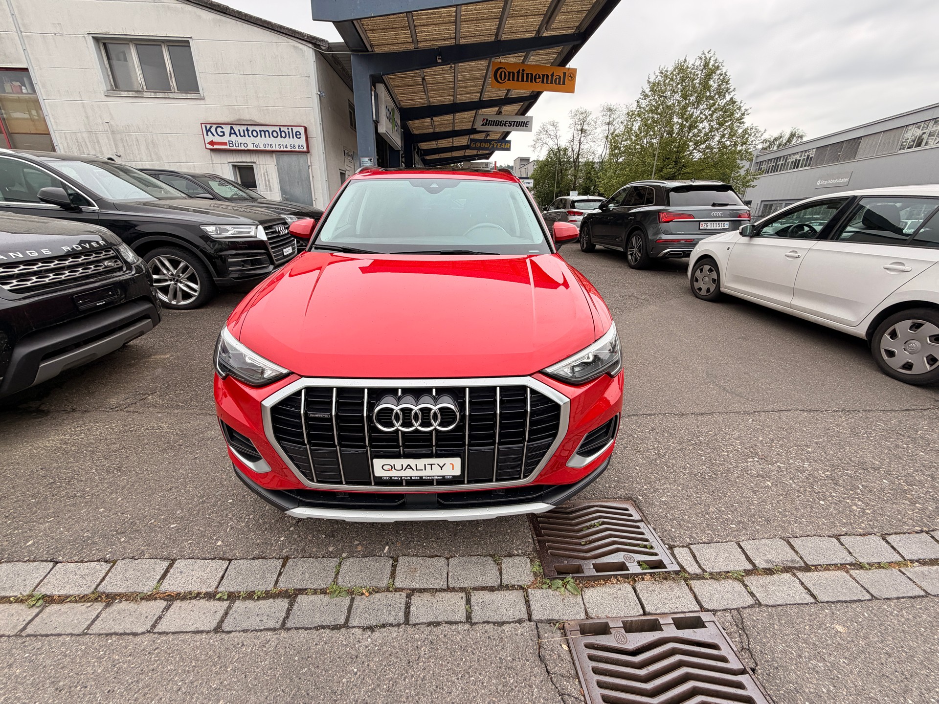 AUDI Q3 40 TFSI advanced quattro S-tronic-image-1