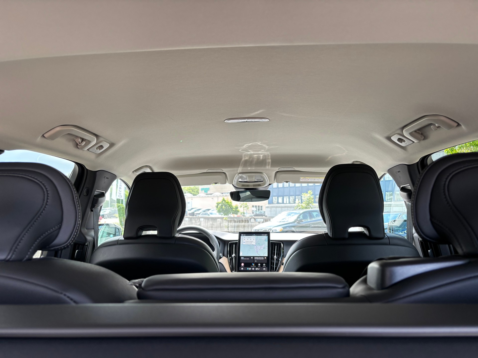 VOLVO XC60 2.0 B5 MH Plus Dark AWD-image-10