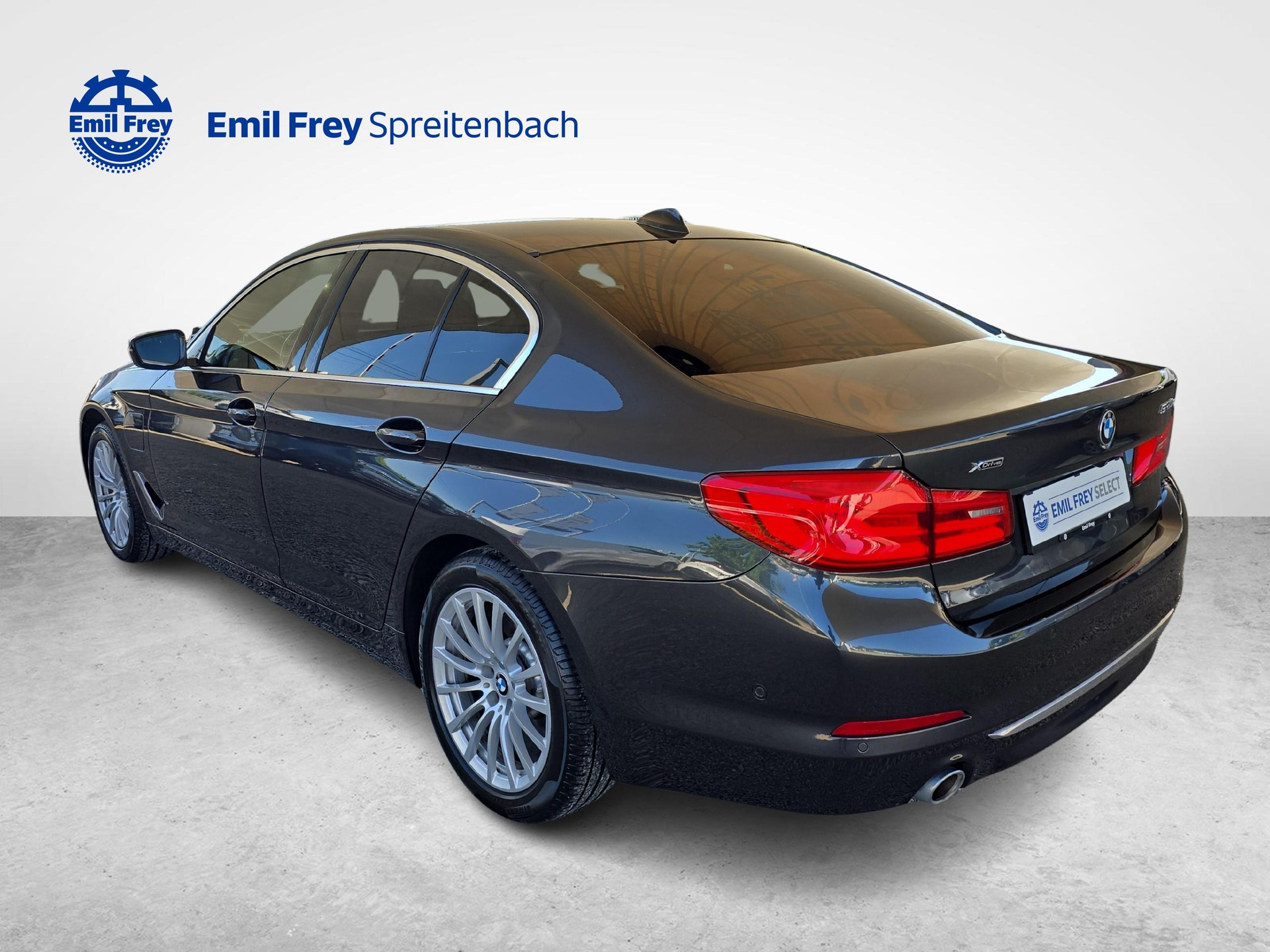 BMW 530e xDrive / Jetzt mit attraktivem 1.99% Leasing-showroom-element-3