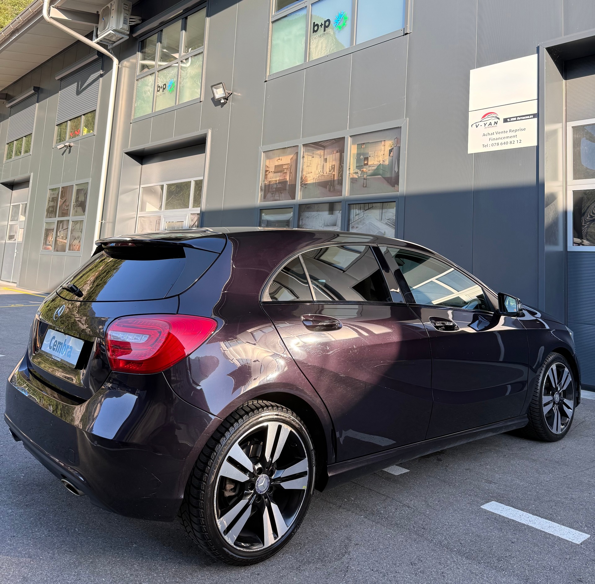 MERCEDES-BENZ A 200 AMG Line-image-4