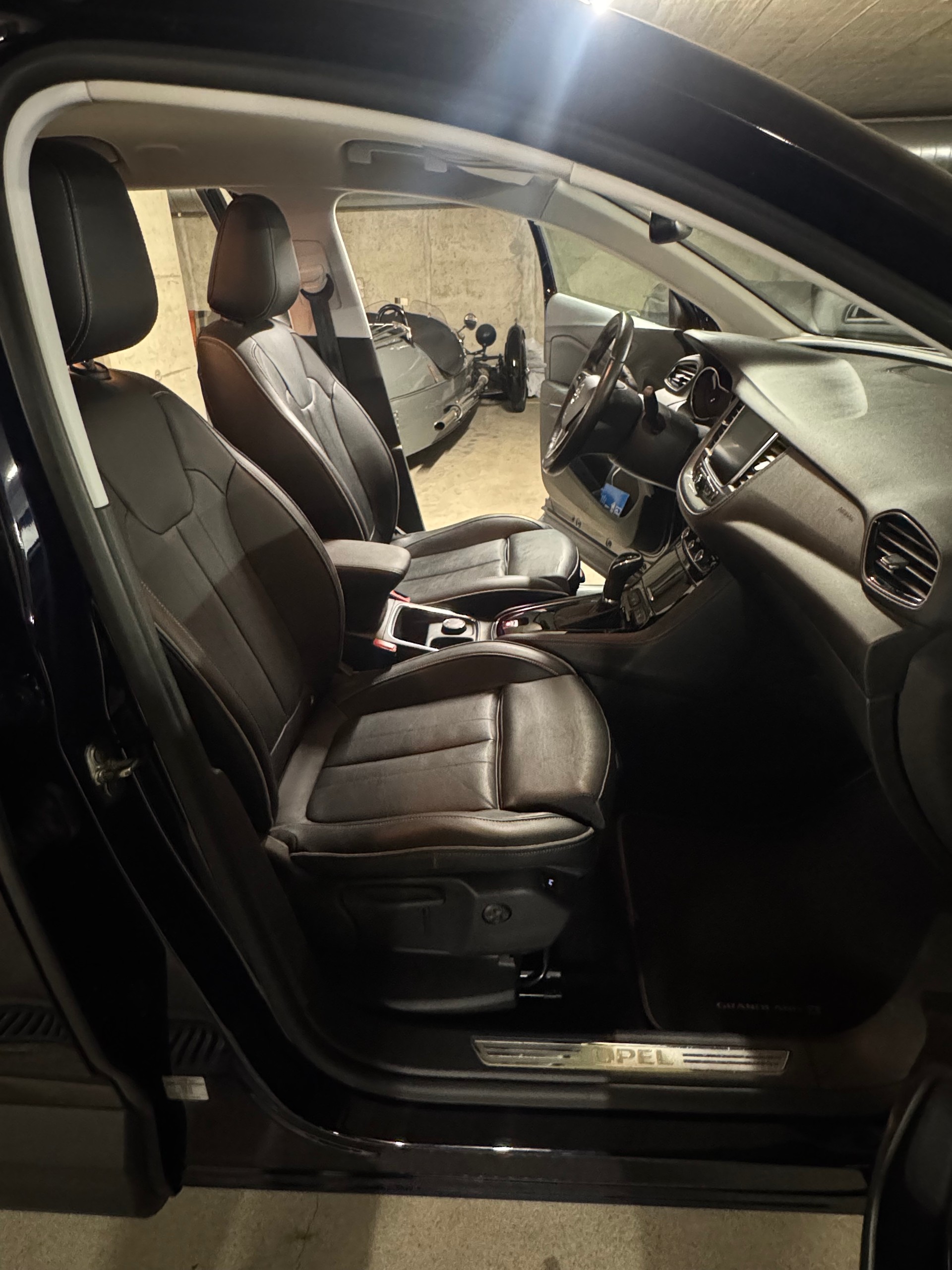 OPEL Grandland X 1.6CDTi Excellence Automatik-image-12