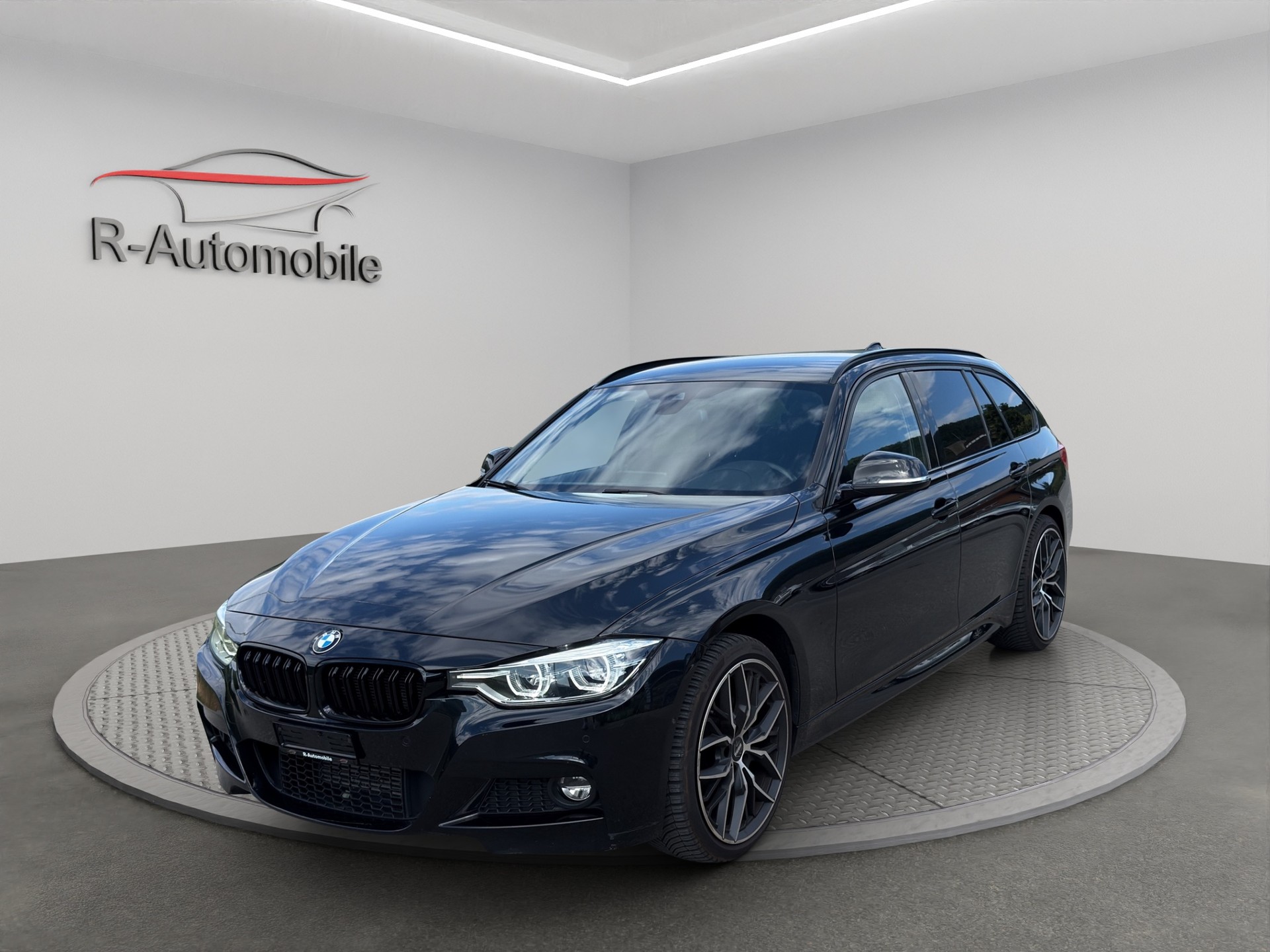 BMW 320d xDrive Touring M Sport Line Steptronic-image-0