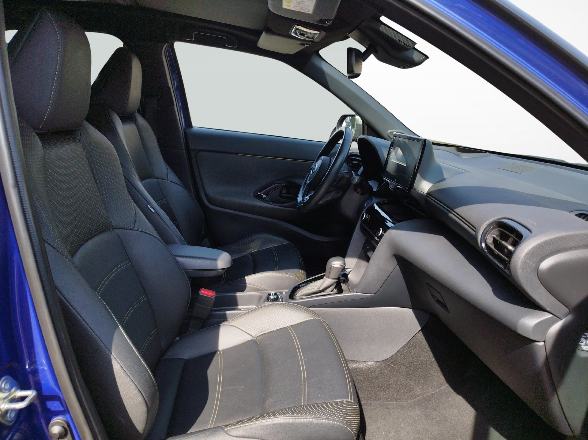 TOYOTA Yaris Cross 1.5 VVT-i HSD Premiere Edition AWD-i-image-8