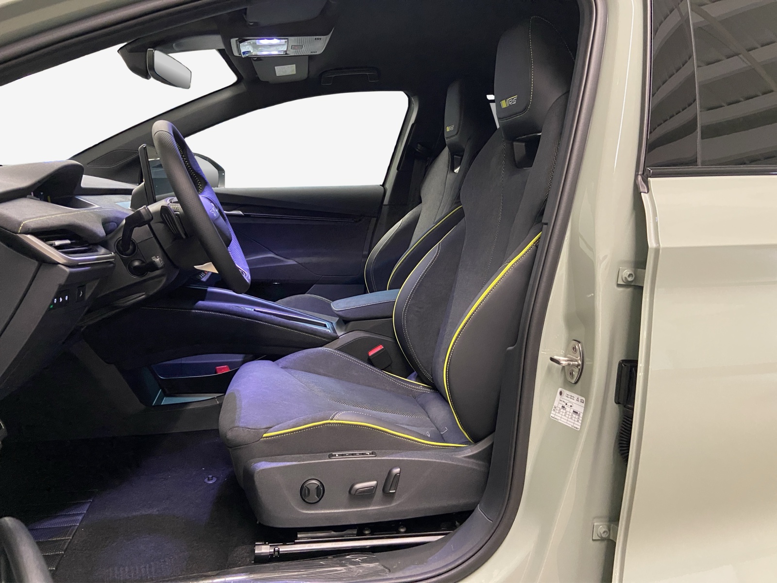 SKODA Elroq RS 4x4-image-7