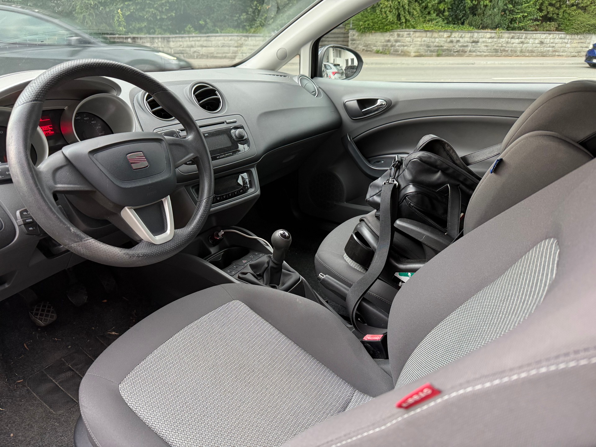 SEAT Ibiza SC 1.6 Sport-image-6