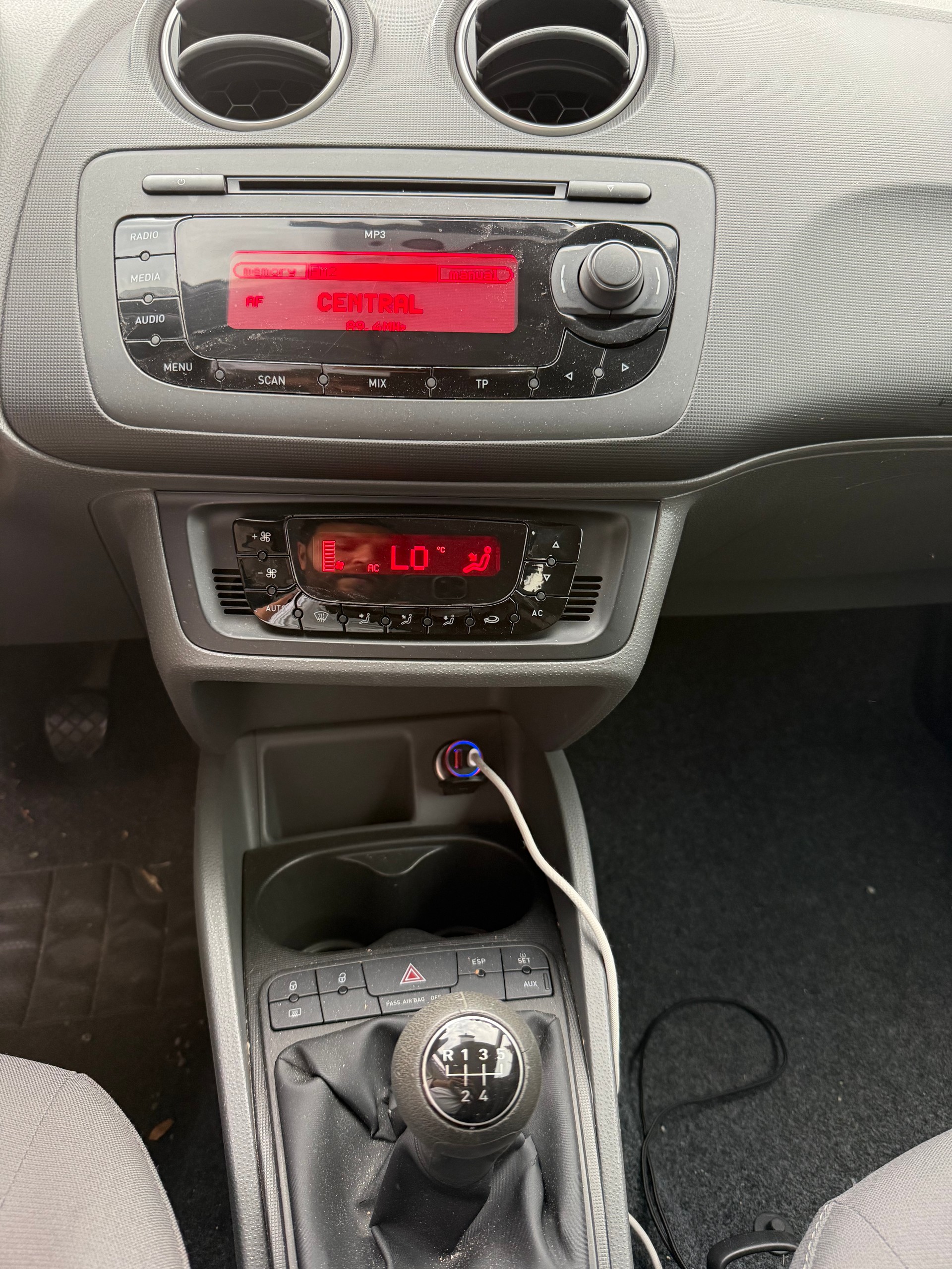 SEAT Ibiza SC 1.6 Sport-image-9