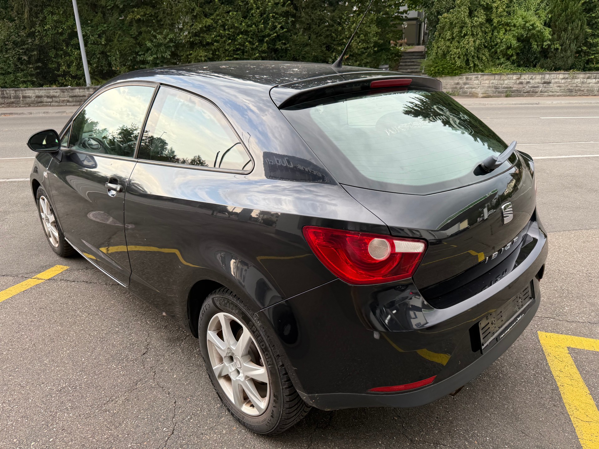 SEAT Ibiza SC 1.6 Sport-image-5