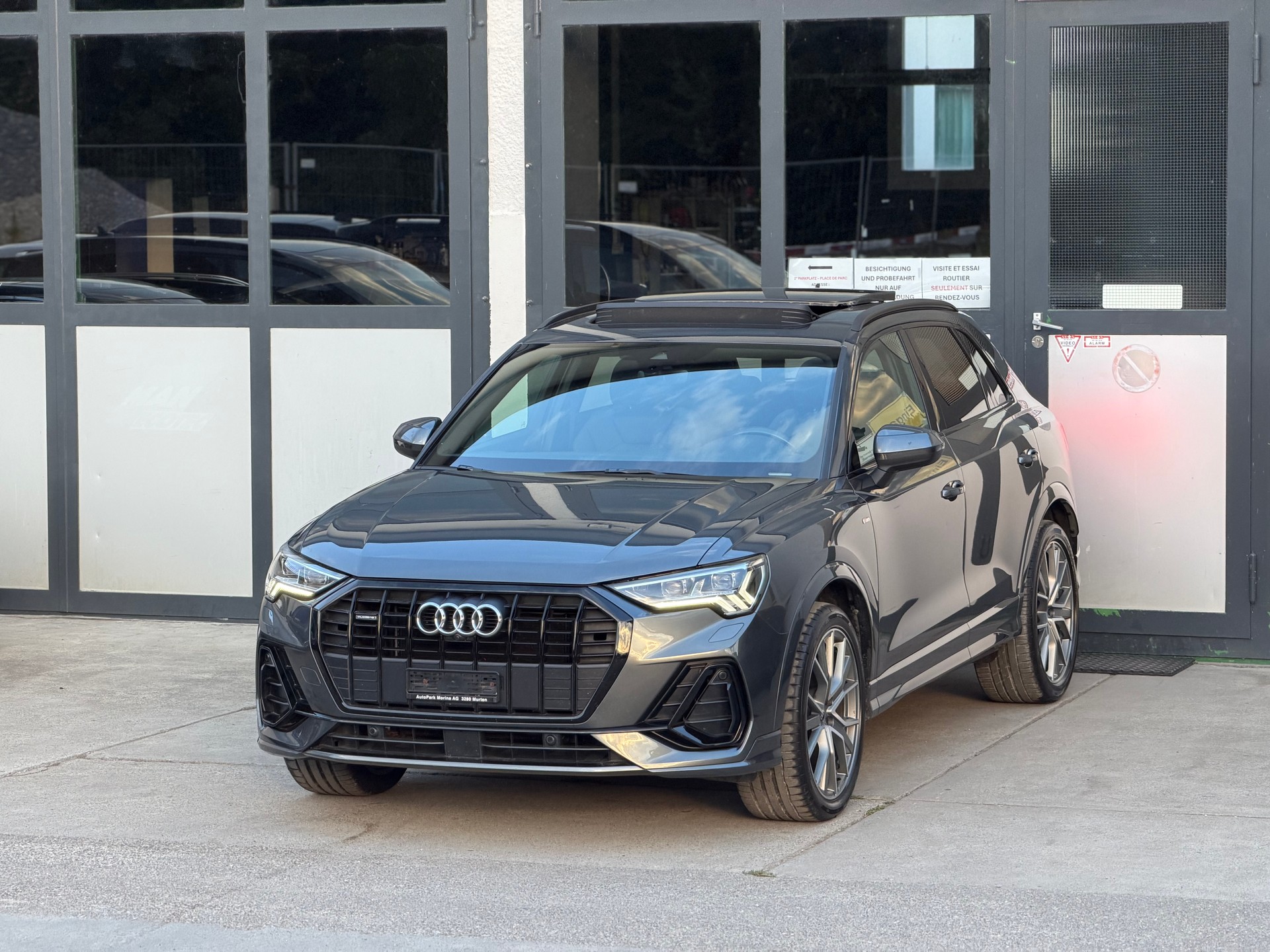 AUDI Q3 45 TFSI S line quattro S-tronic-showroom-element-1