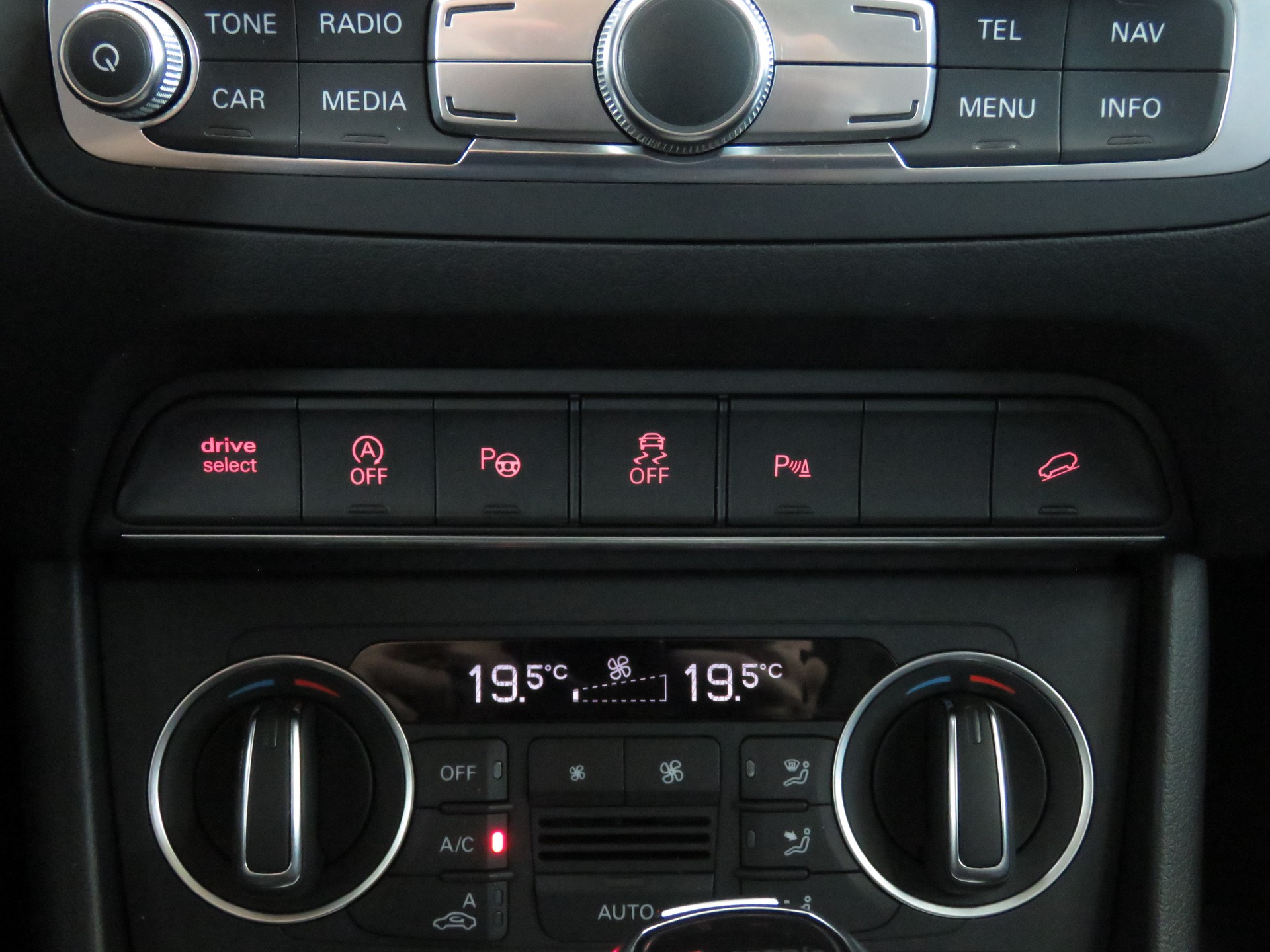 AUDI Q3 2.0 TDI Sport Quattro S-tronic (Automat)-image-16