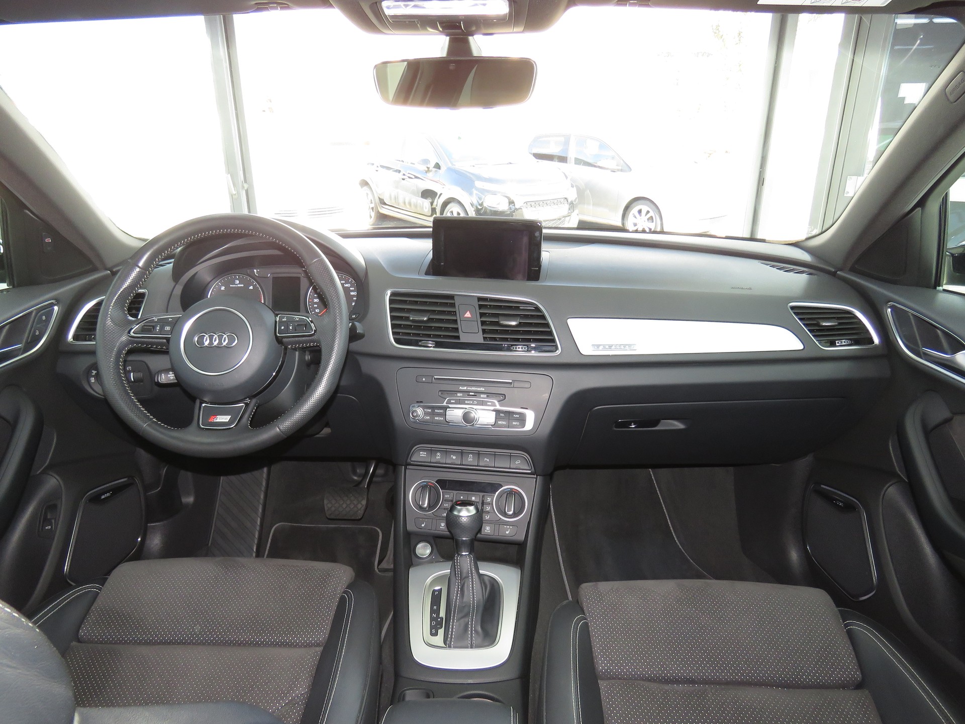 AUDI Q3 2.0 TDI Sport Quattro S-tronic (Automat)-image-13