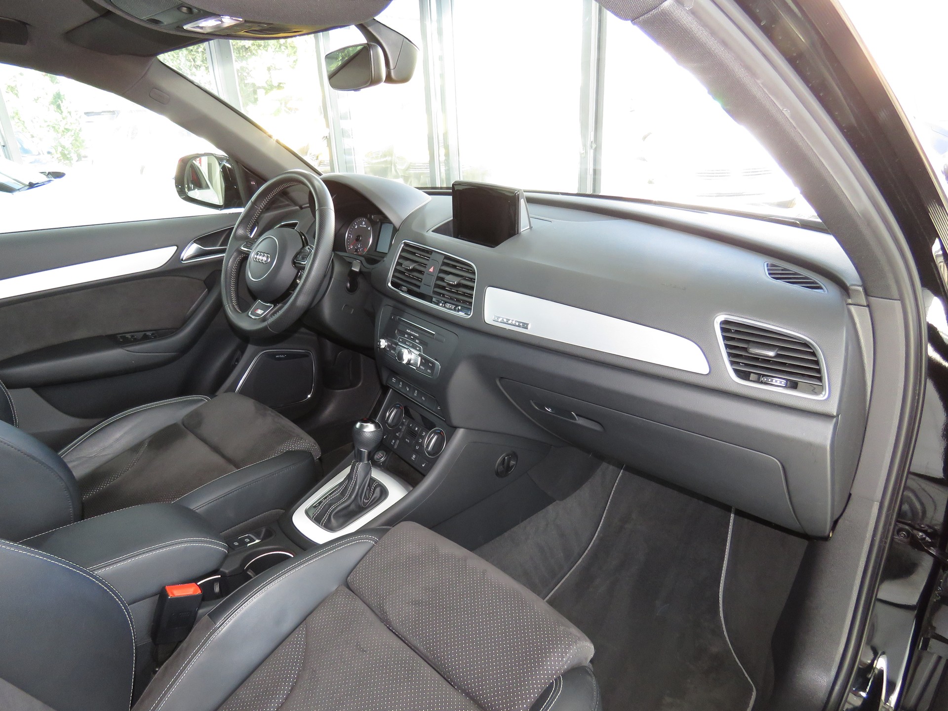 AUDI Q3 2.0 TDI Sport Quattro S-tronic (Automat)-image-10