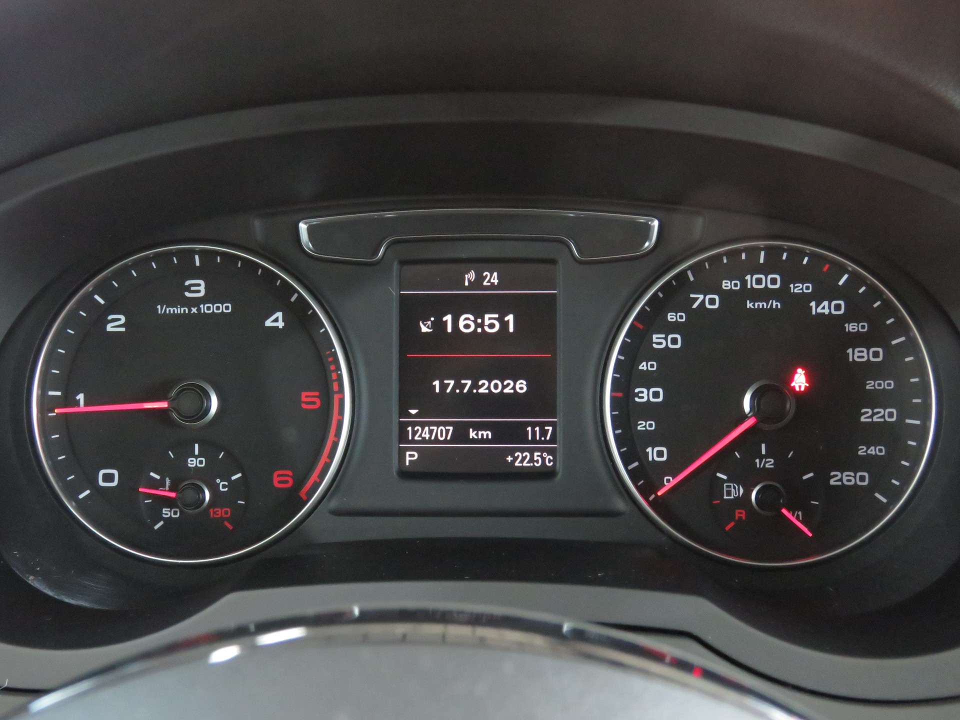 AUDI Q3 2.0 TDI Sport Quattro S-tronic (Automat)-image-14