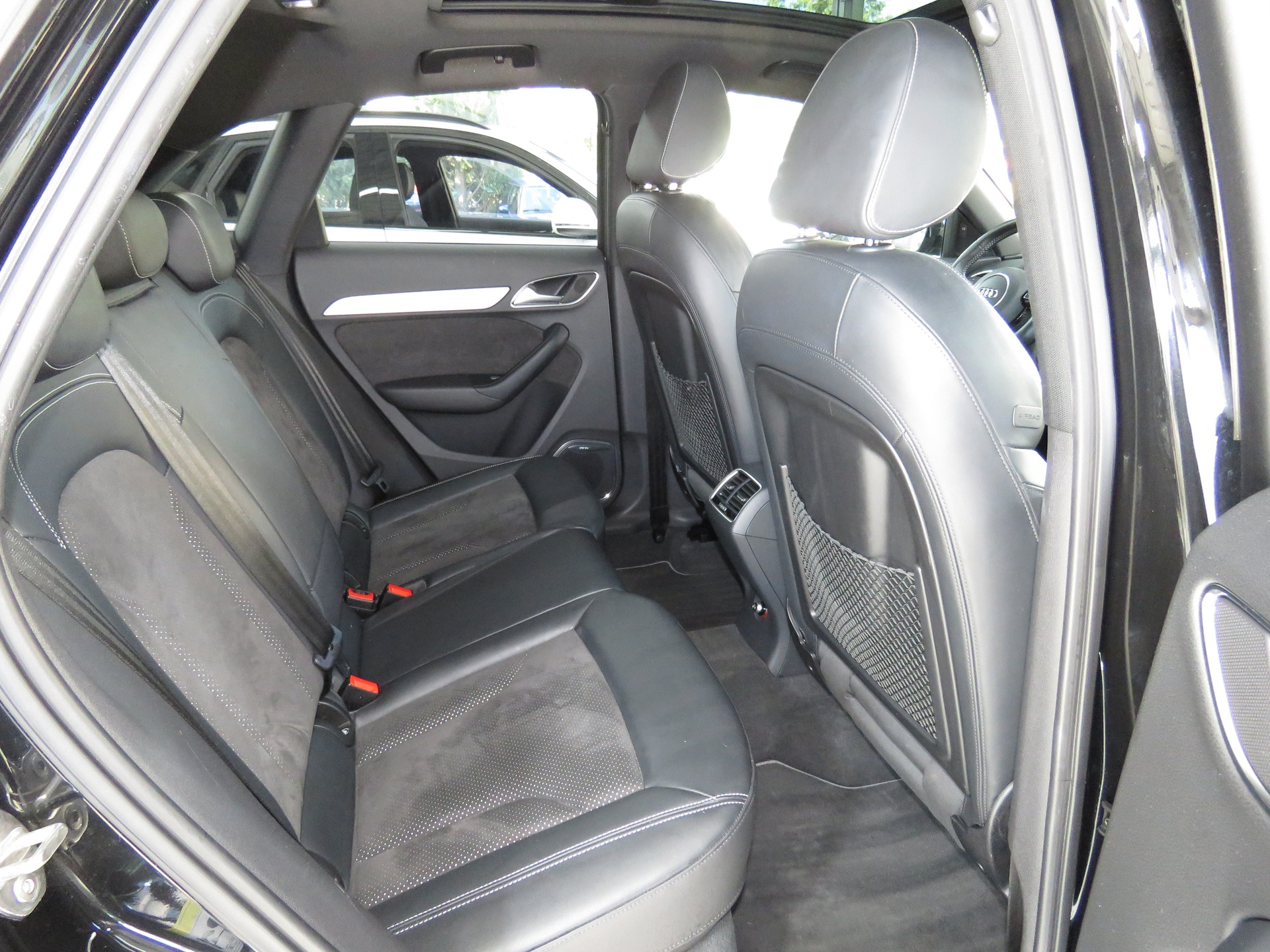 AUDI Q3 2.0 TDI Sport Quattro S-tronic (Automat)-image-12